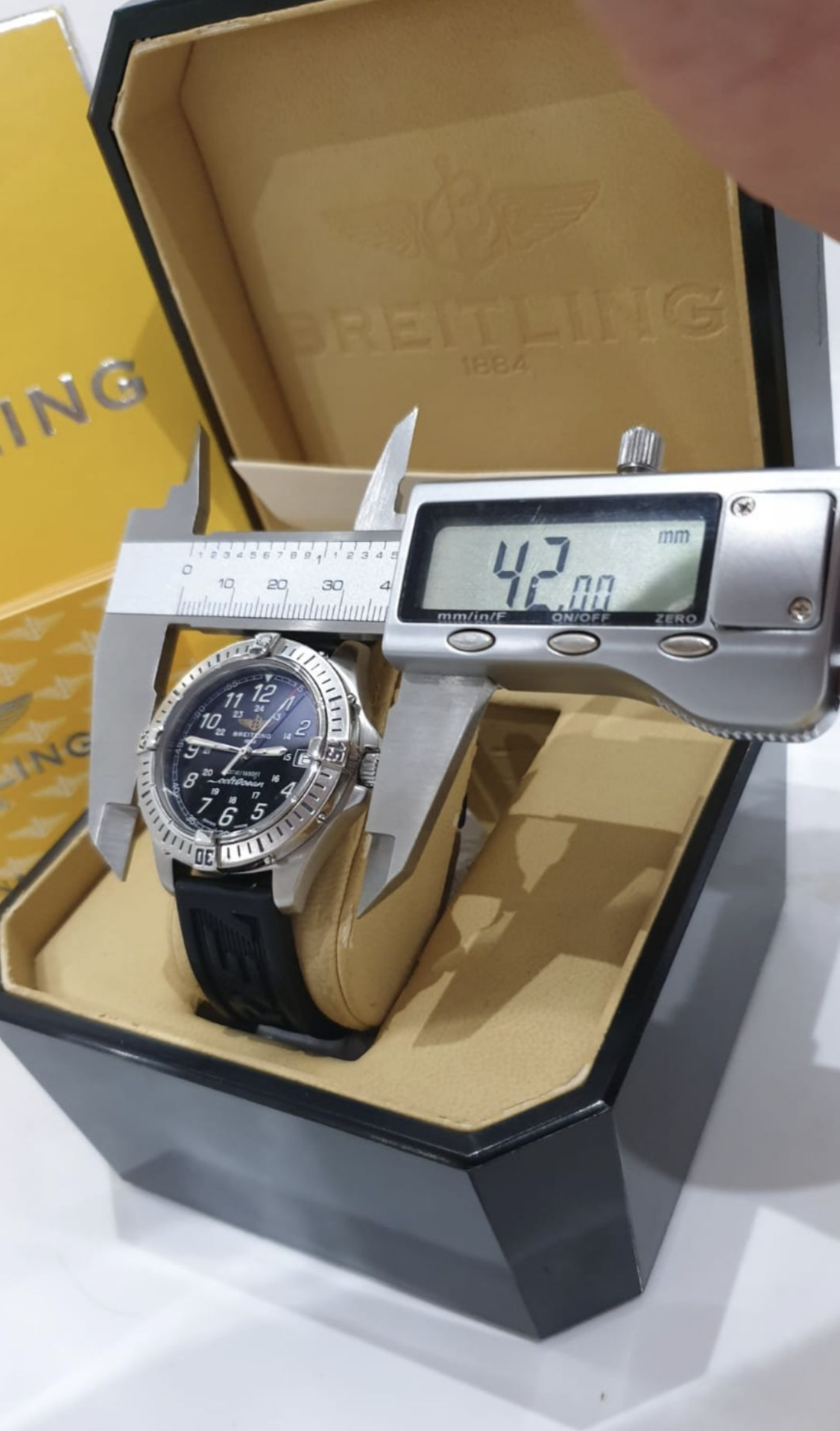 BREITLING COLT OCEAN MENS SWISS WATCH WITH BOX *NO VAT* - Image 3 of 10