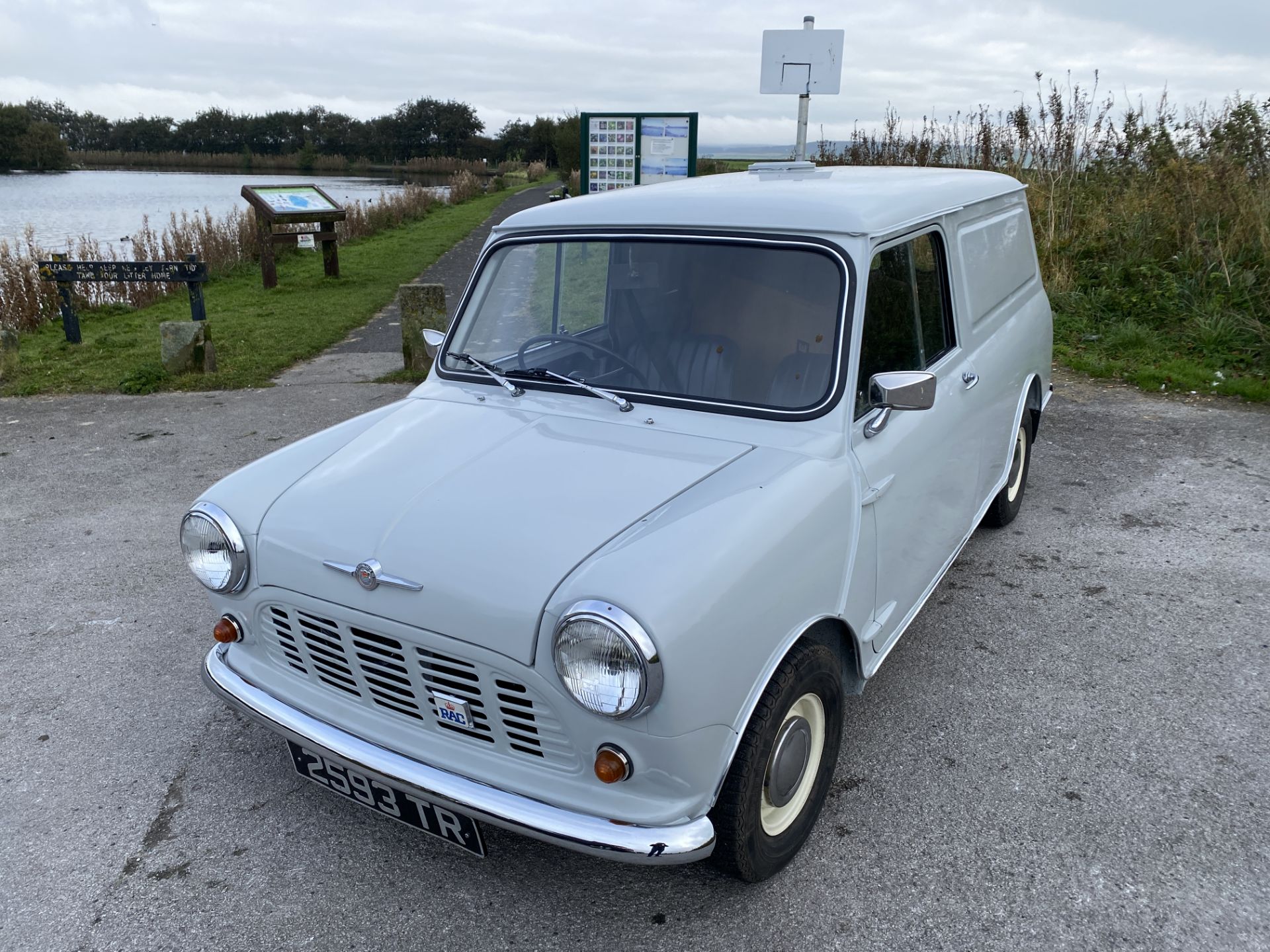 1960 MORRIS MINIVAN *NO VAT* - Image 4 of 11