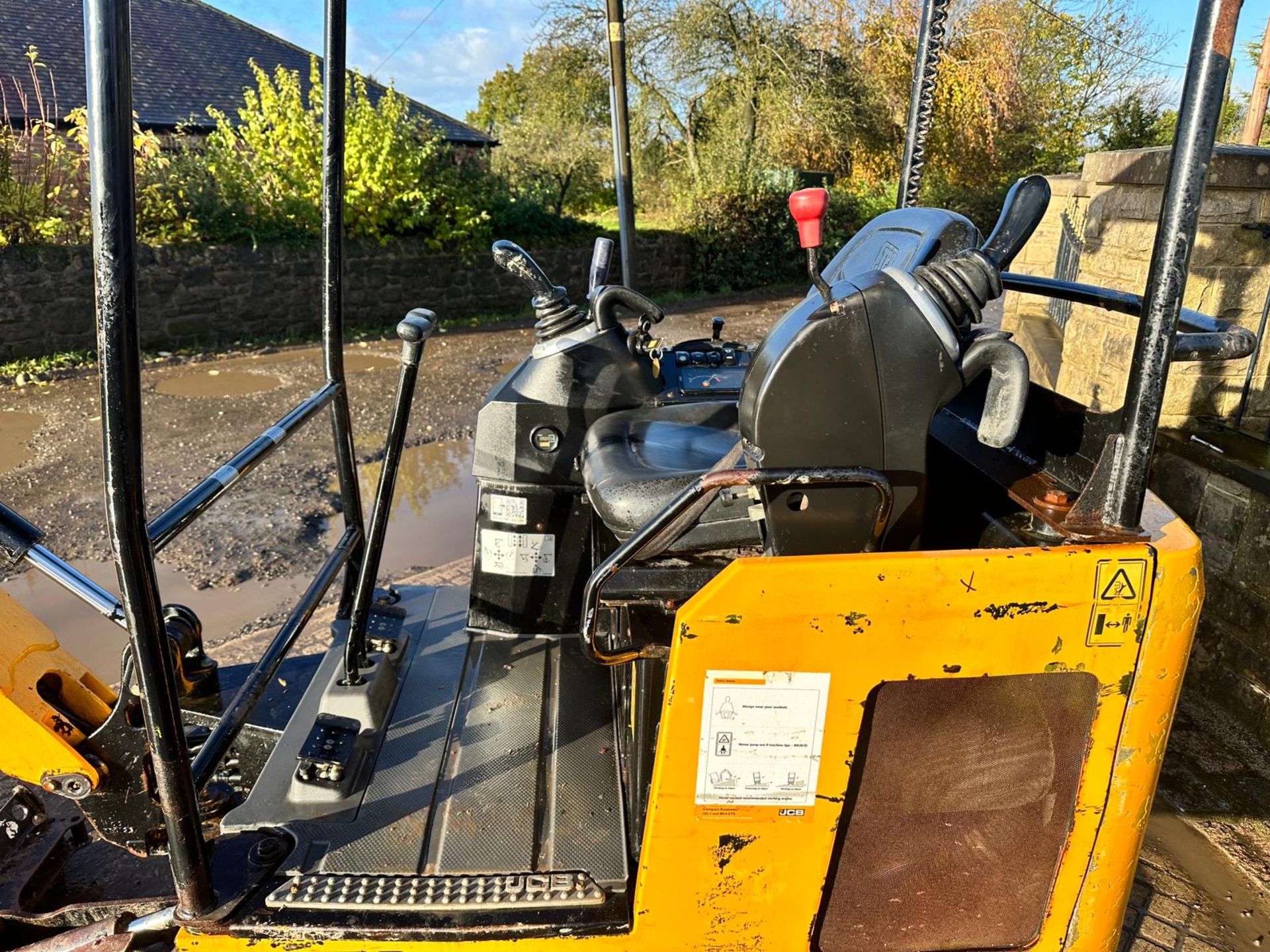 2018 JCB 15C-1 MINI EXCAVATOR *PLUS VAT* - Image 17 of 20