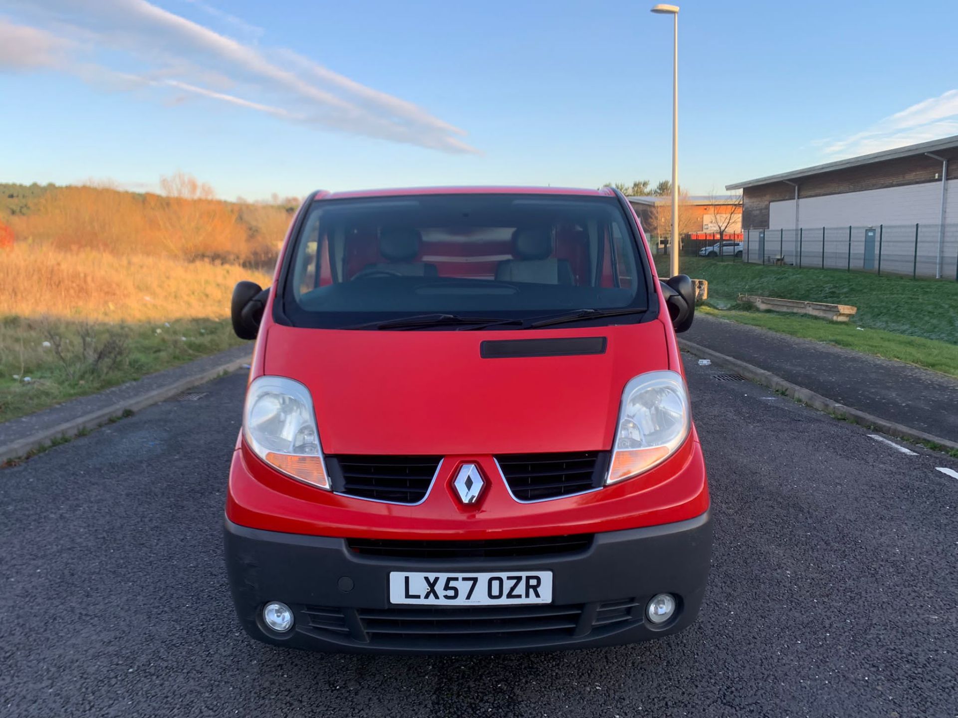 2007 RENAULT TRAFIC LL29 DCI 150 S-A RED PANEL VAN *NO VAT* - Image 2 of 22