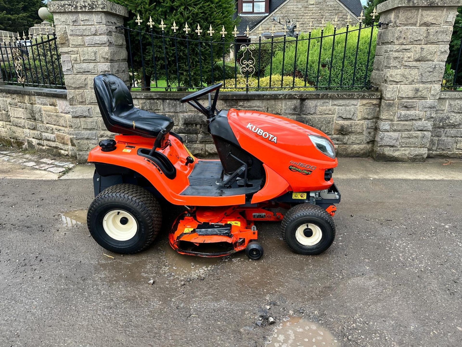 2018 KUBOTA GR1600 DIESEL RIDE ON MOWER *PLUS VAT* - Image 5 of 14