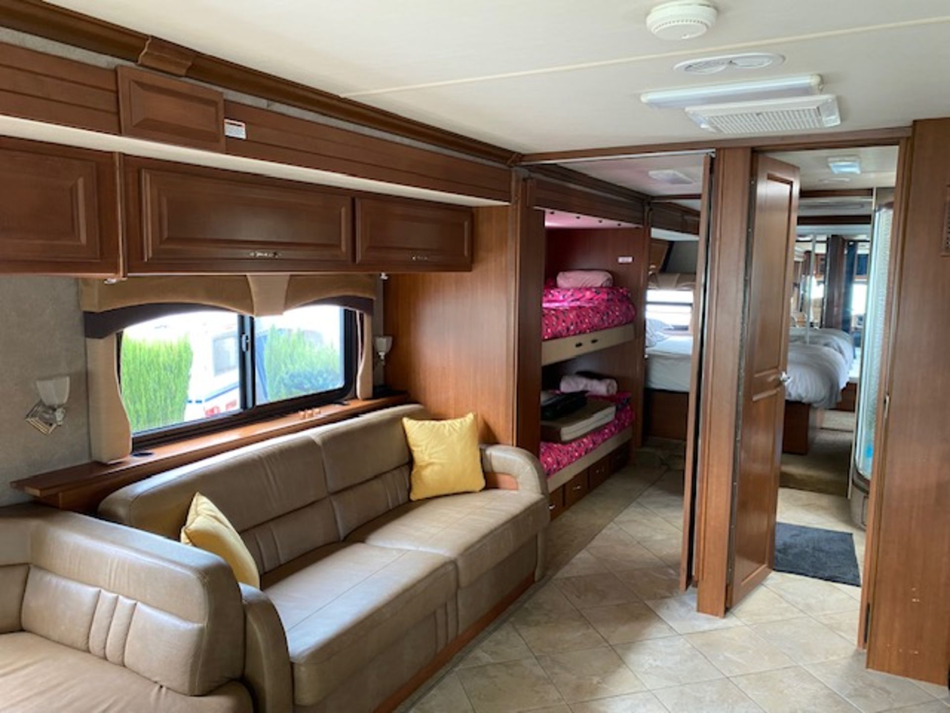 2010 FLEETWOOD DISCOVERY 40G AMERICAN MOTORHOME RV *NO VAT* - Image 35 of 39