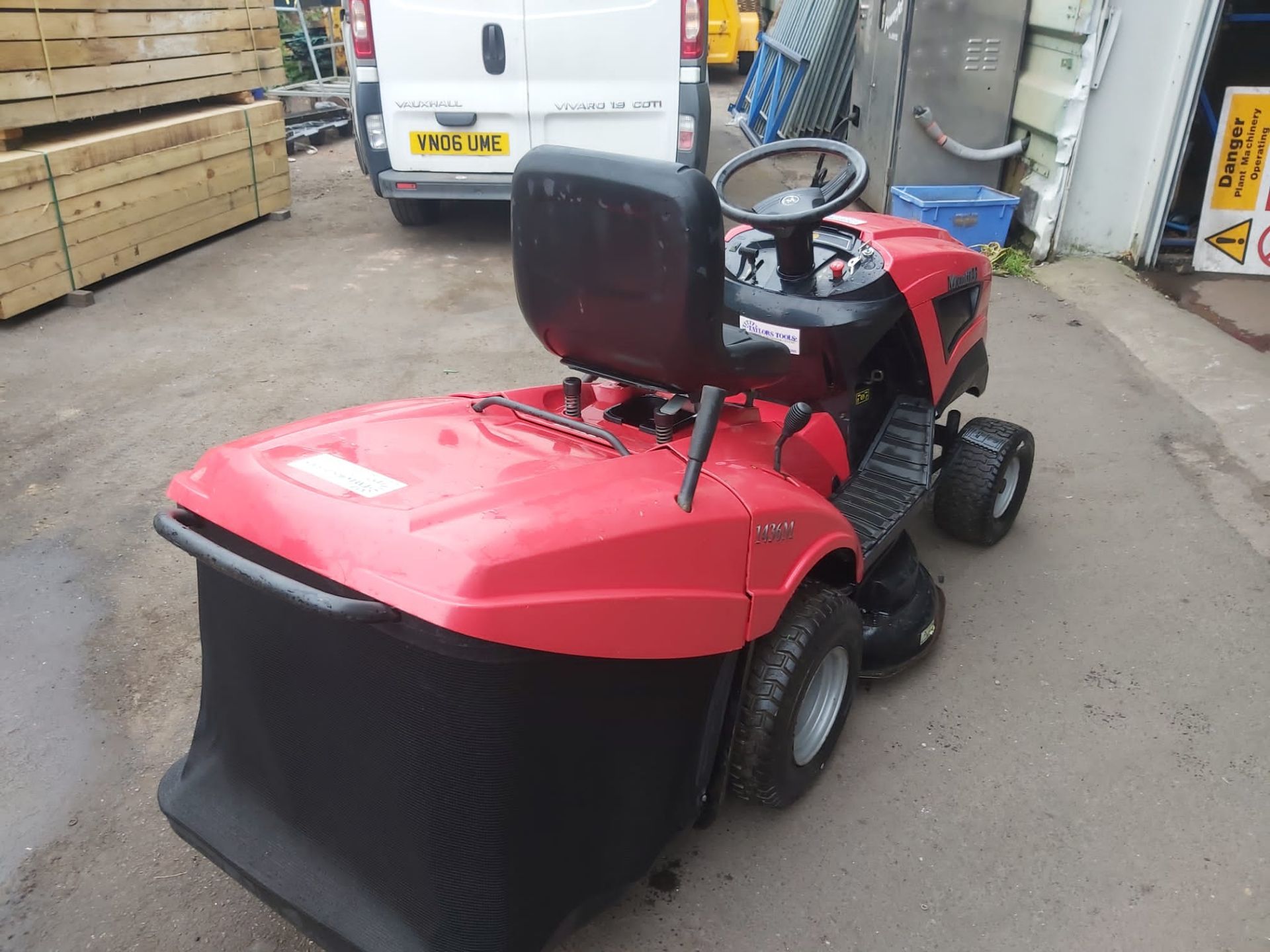 MOUNTFIELD 1436M RIDE ON LAWN MOWER *NO VAT* - Image 4 of 8