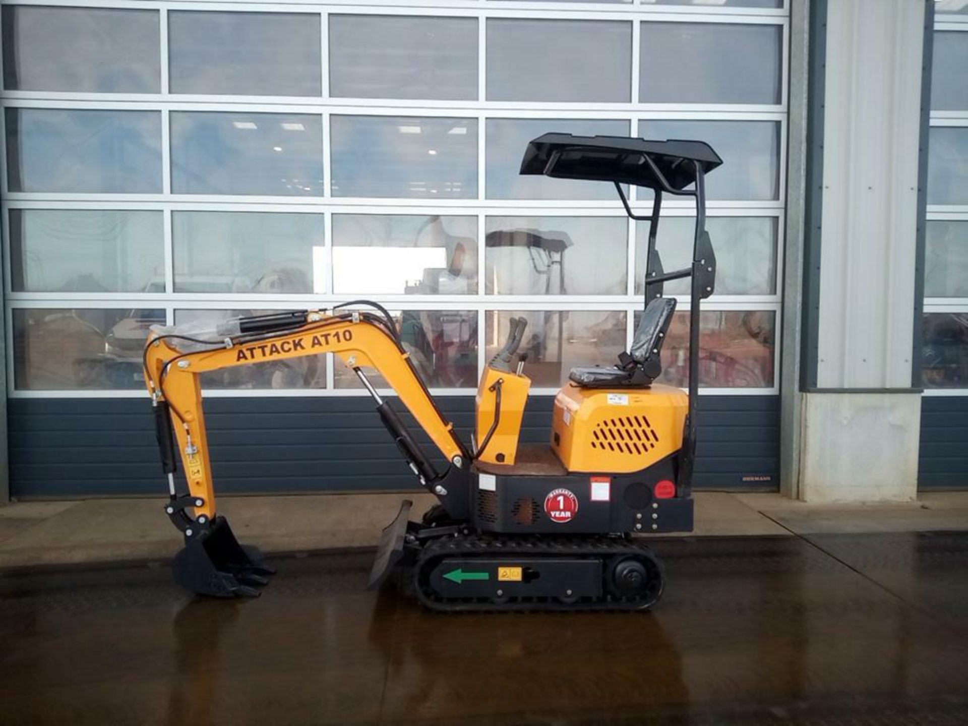 BRAND NEW 2021 PIPED MINI DIGGER / MICRO DIGGER, RUBBER TRACKS, BLADE, PIPED FOR BREAKER *PLUS VAT* - Image 3 of 9
