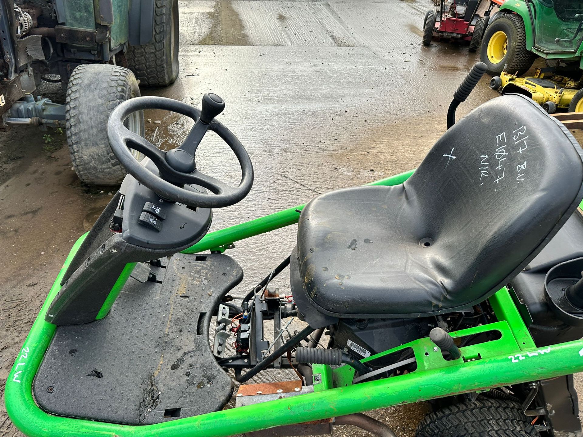 2016 ETESIA HYDRO 80 RIDE ON MOWER *PLUS VAT* - Image 6 of 12