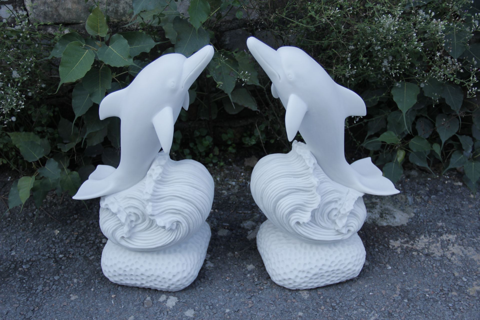 Delightful Dinova Sm Dolphin pair statues *PLUS VAT*