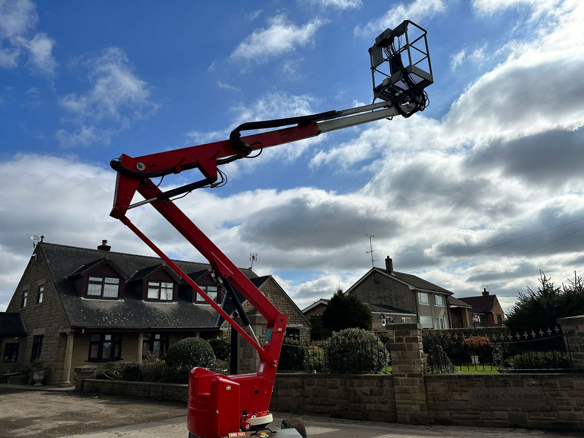 2010 Niftylift HR12 NDE HeightRider 12 Bi-Fuel Wheeled Boom Lift *PLUS VAT* - Image 10 of 19