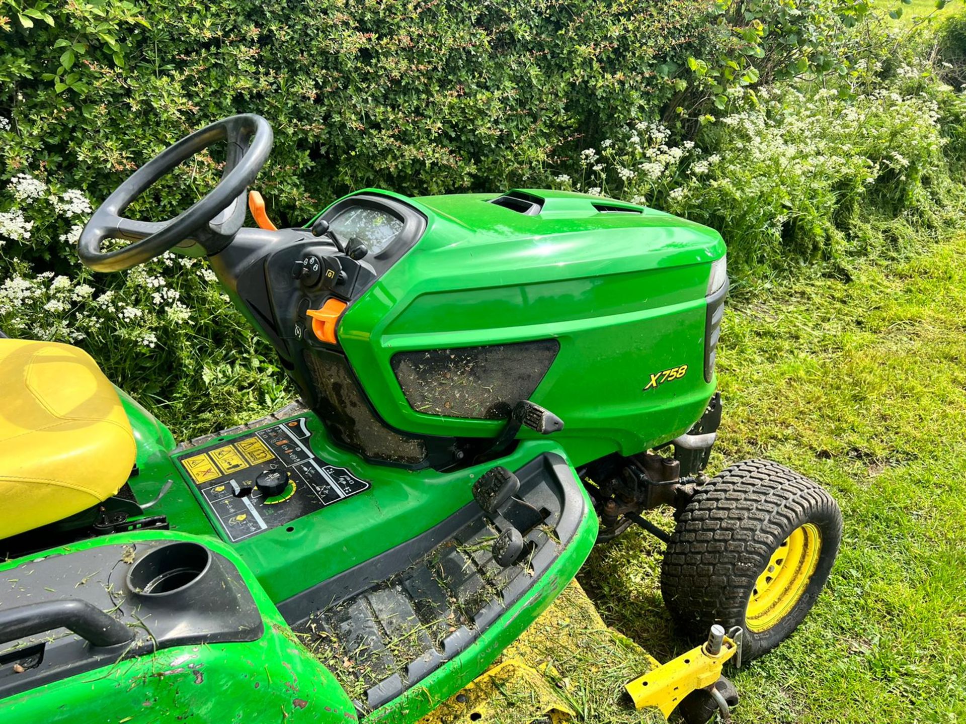 2013 John Deere X758 24HP 4WD Ride On Mower, Runs Drives And Cuts, Showing A Low 950 Hours! - Image 18 of 21