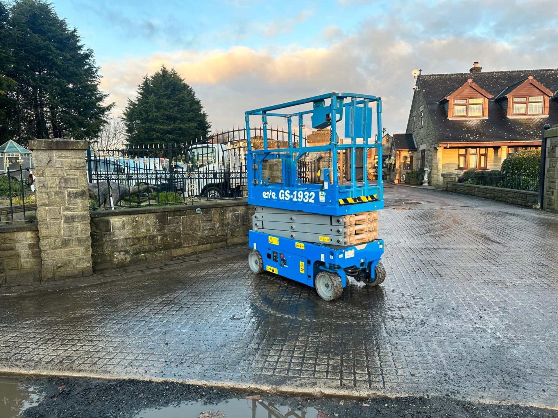 2019 GENIE GS-1932 ELECTRIC SCISSOR LIFT *PLUS VAT* - Image 7 of 13