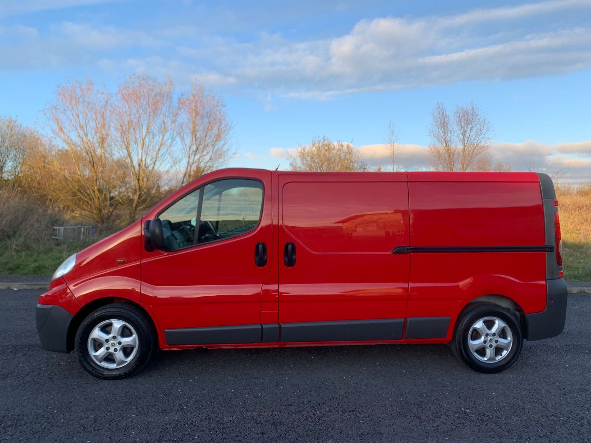 2007 RENAULT TRAFIC LL29 DCI 150 S-A RED PANEL VAN *NO VAT* - Image 5 of 22