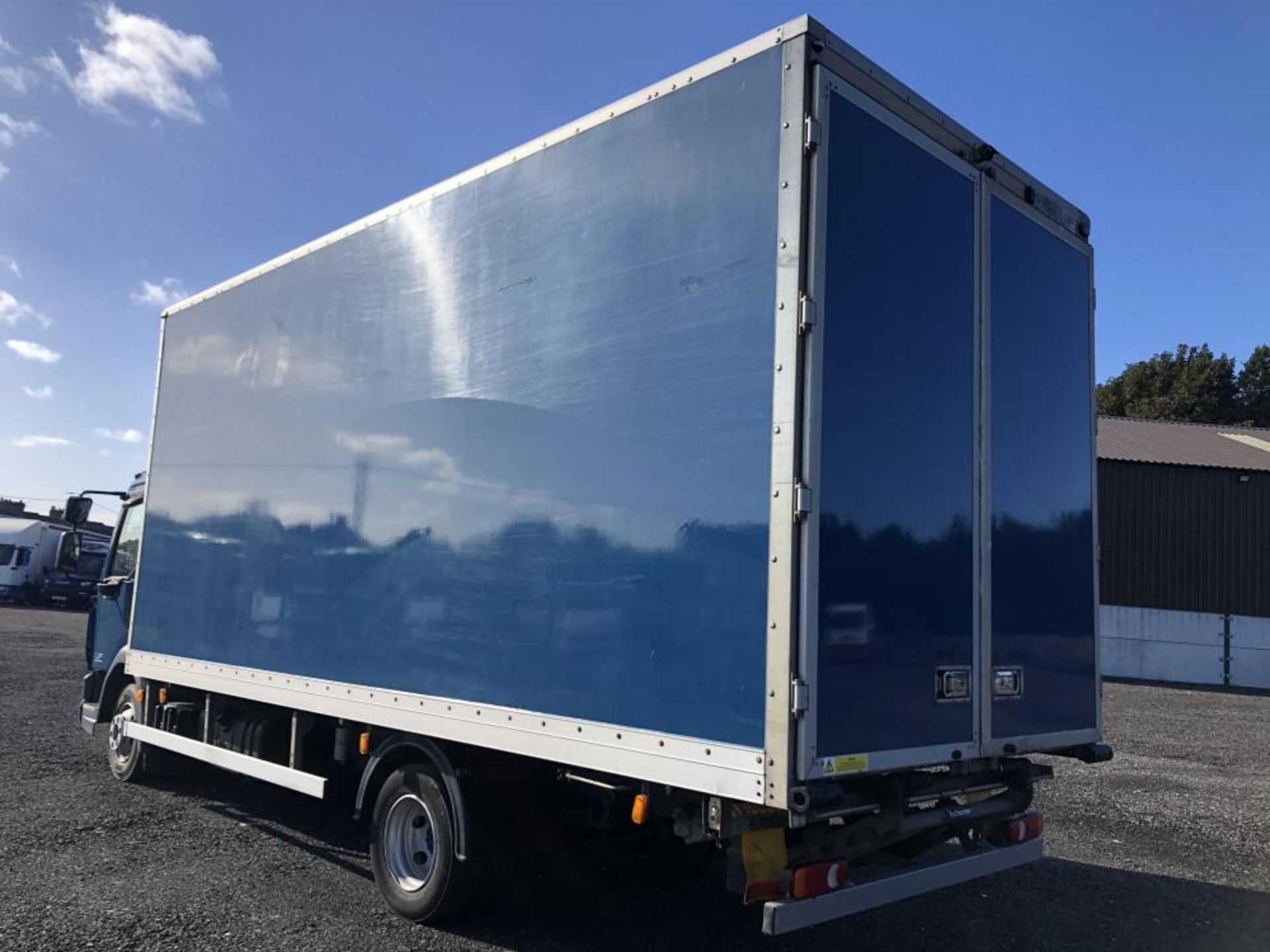2017 DAF LF 45.150 7.5 ton BOX TRUCK WITH UNDER FLOOR TAIL LIFT *PLUS VAT* - Image 6 of 7