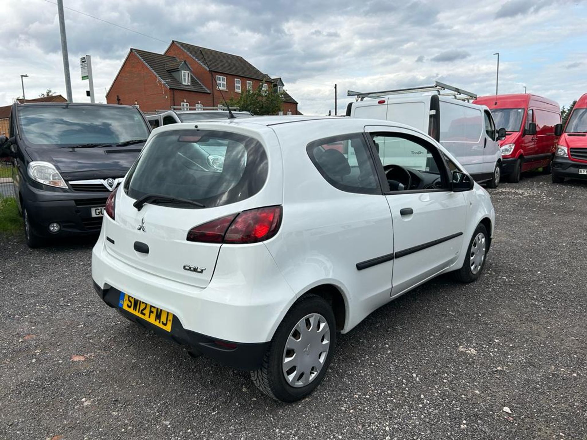 2012 MITSUBISHI COLT CZ1 WHITE HATCHBACK *NO VAT* - Image 7 of 12