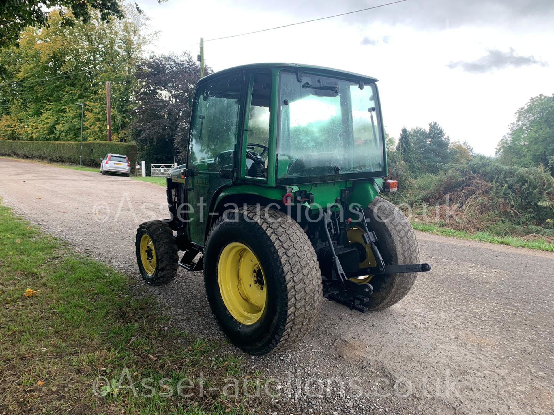 JOHN DEERE 4300 32hp 4WD COMPACT TRACTOR, RUNS DRIVES AND WORKS, CABBED, REAR TOW, ROAD KIT - Image 4 of 9