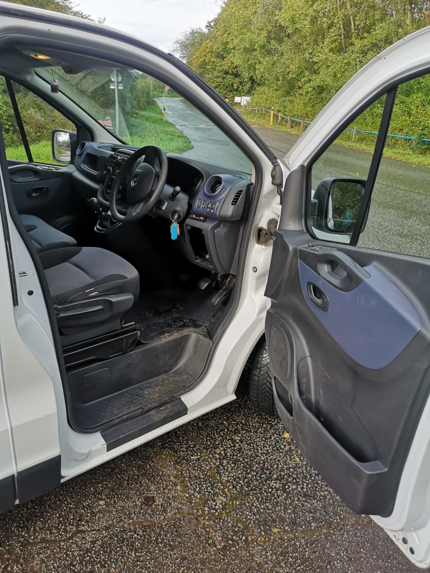 2015 VAUXHALL VIVARO 2900 CDTI WHITE PANEL VAN *NO VAT* - Image 10 of 13