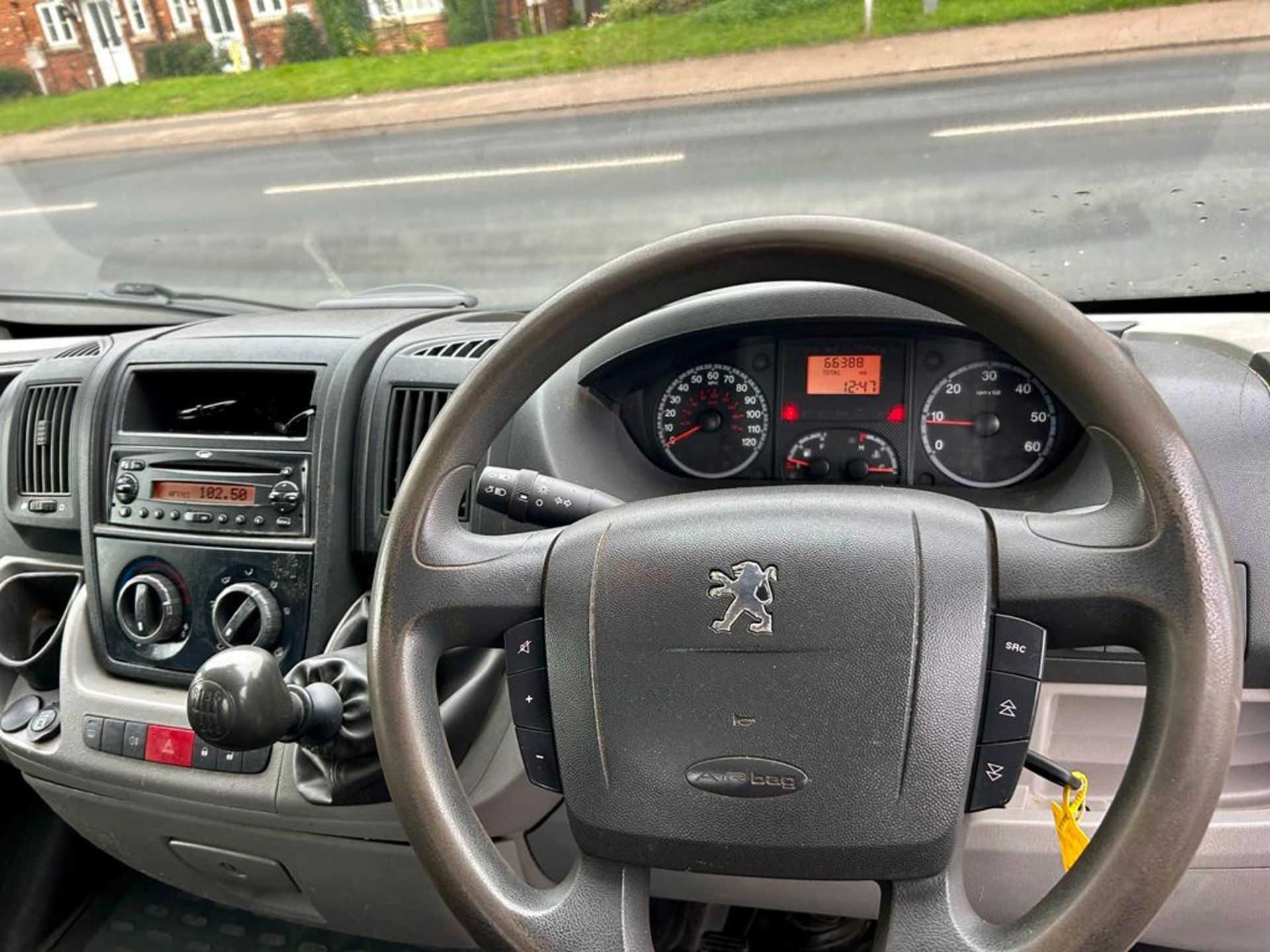 2011 PEUGEOT BOXER 335 L2 HDI WHITE CHASSIS CAB TIPPER BODY *NO VAT* - Image 12 of 16