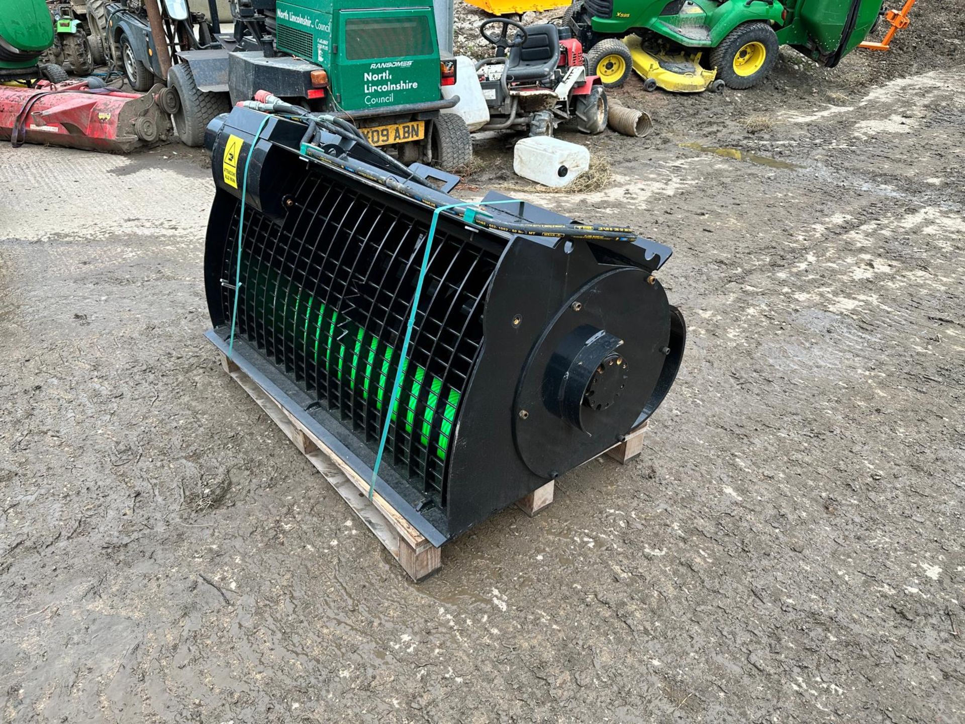 NEW/UNUSED 2023 ROLFI TL250 HYDRAULIC CONCRETE MIXING BUCKET *PLUS VAT* - Image 2 of 17