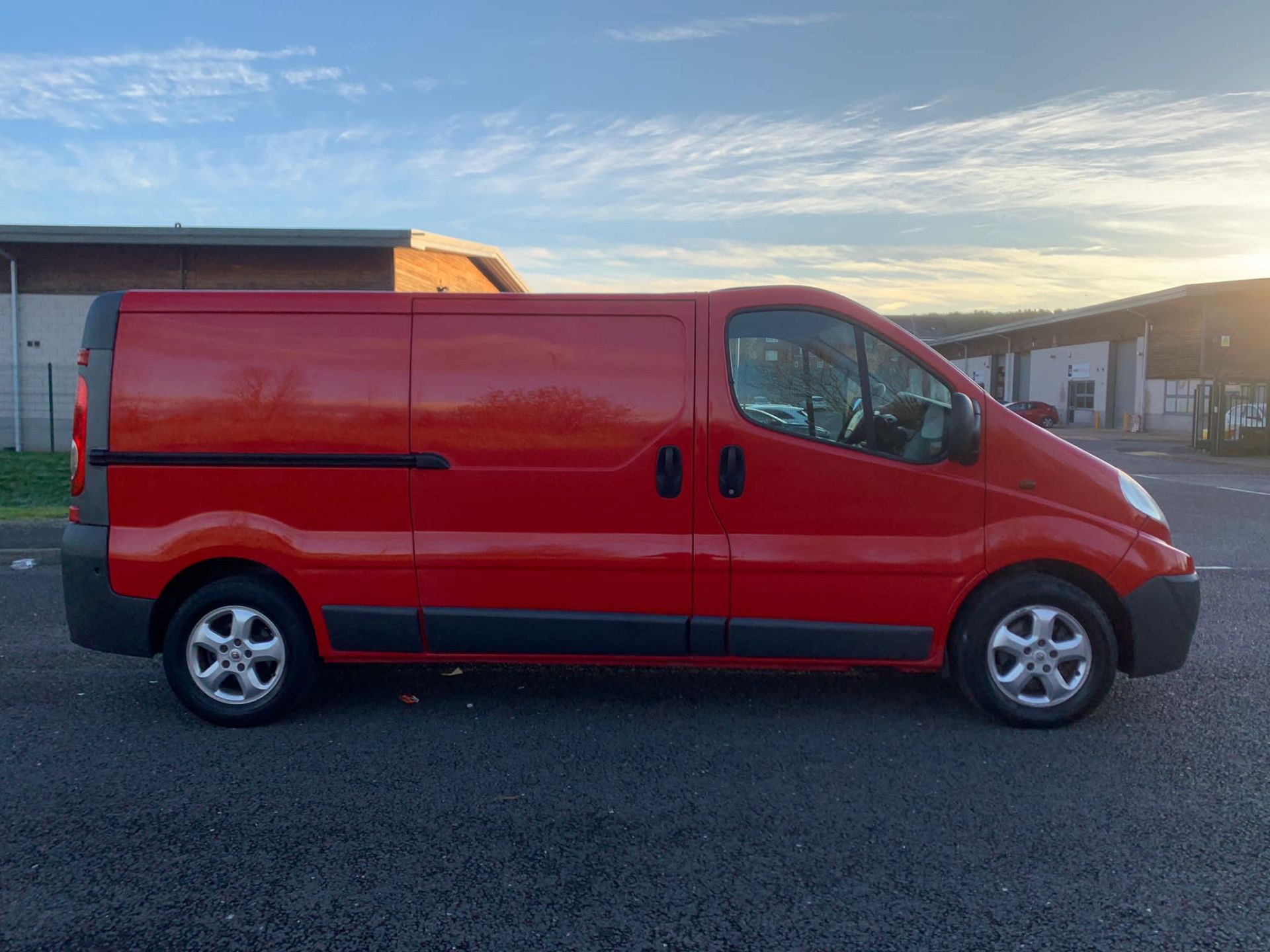 2007 RENAULT TRAFIC LL29 DCI 150 S-A RED PANEL VAN *NO VAT* - Image 12 of 22