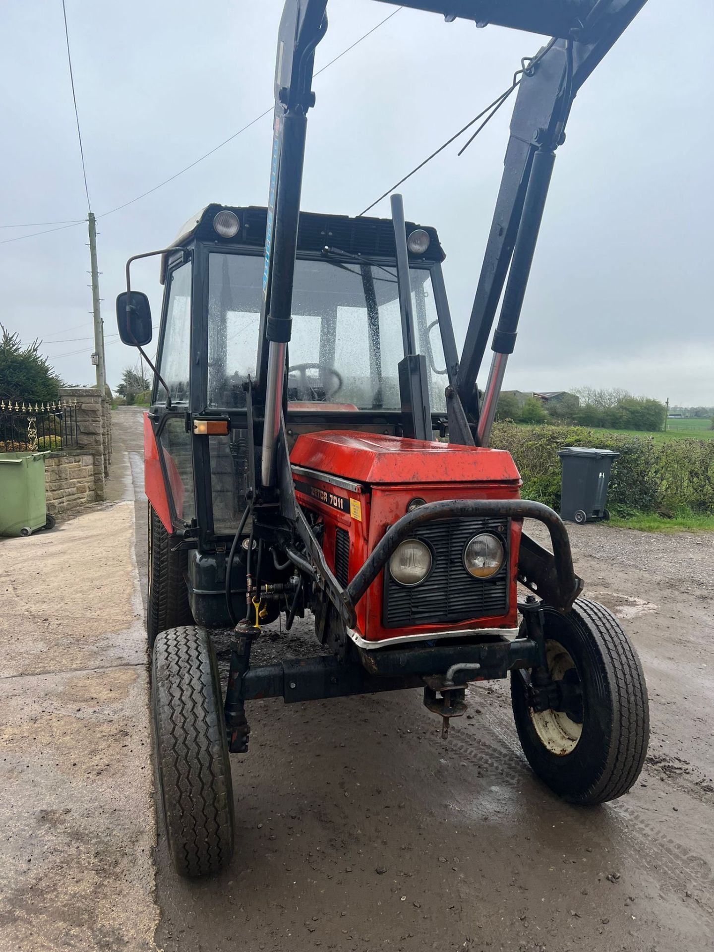 ZETOR 7011 LOADER TRACTORS WITH CAB *PLUS VAT* - Image 9 of 11