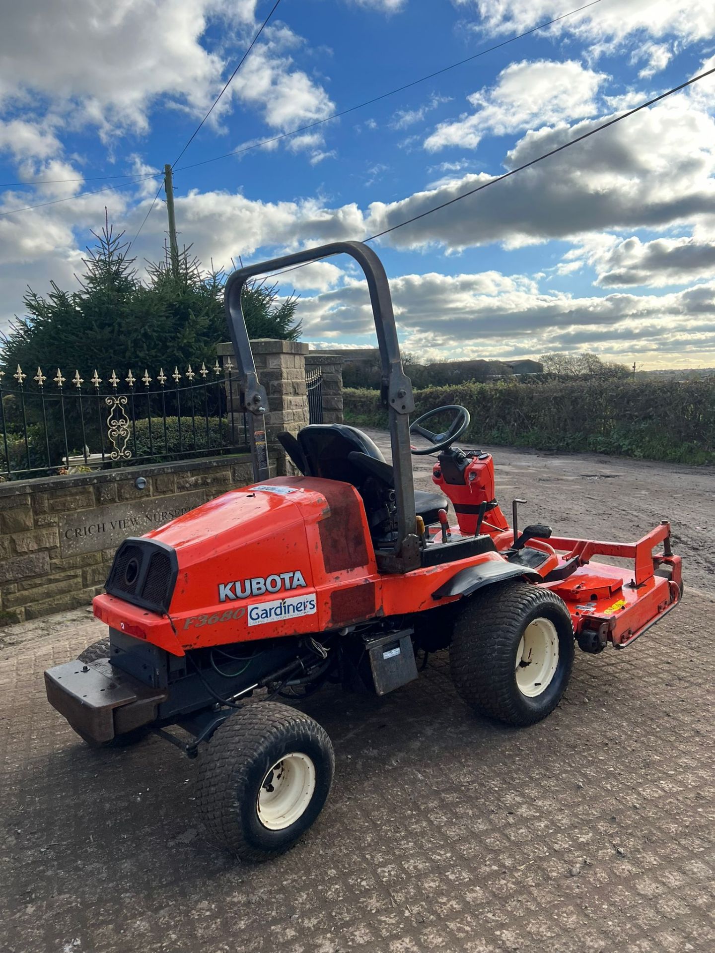 KUBOTA F3680 4WD OUTFRONT RIDE ON MOWER *PLUS VAT* - Image 9 of 12