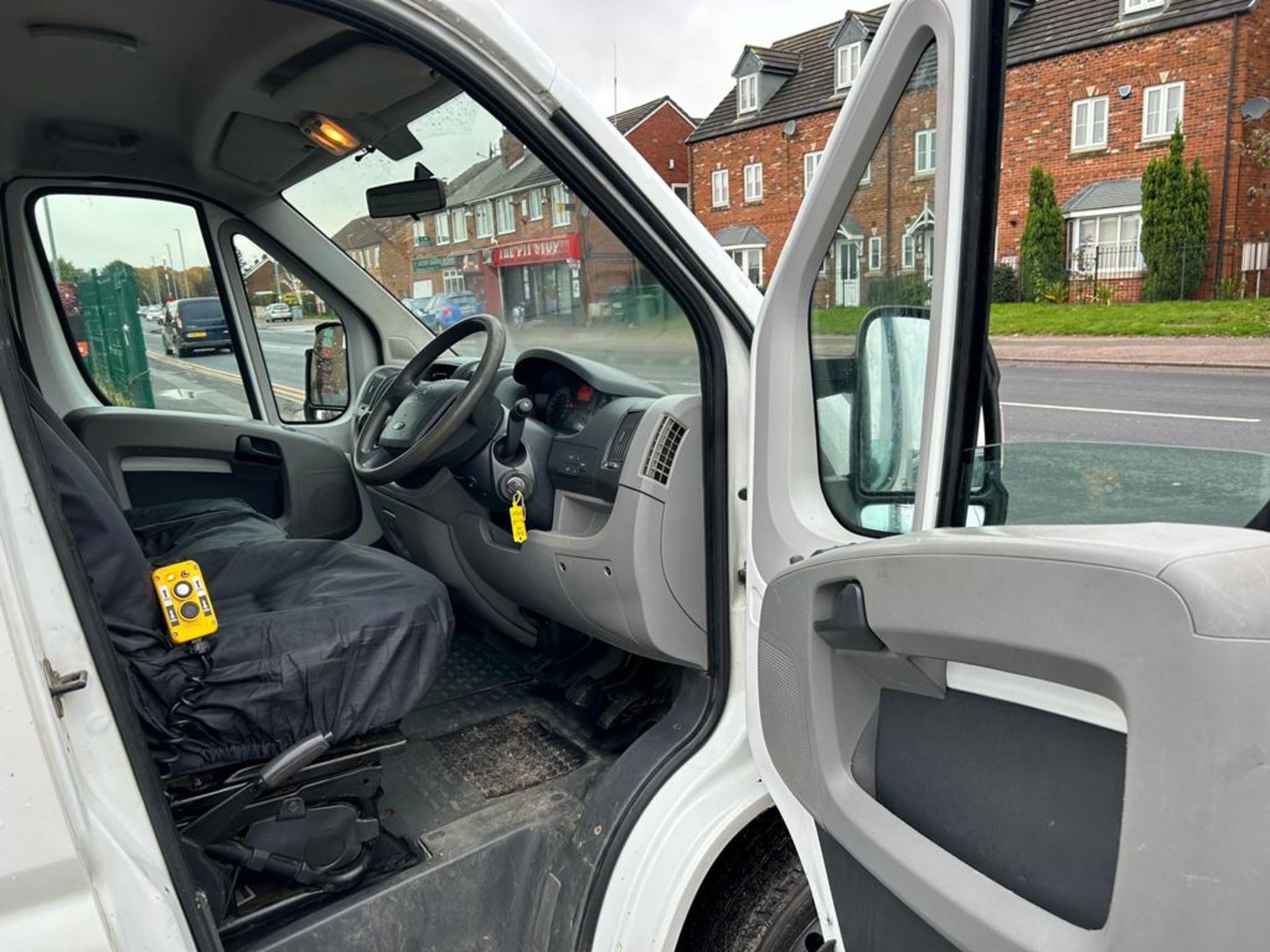 2011 PEUGEOT BOXER 335 L2 HDI WHITE CHASSIS CAB TIPPER BODY *NO VAT* - Image 11 of 16