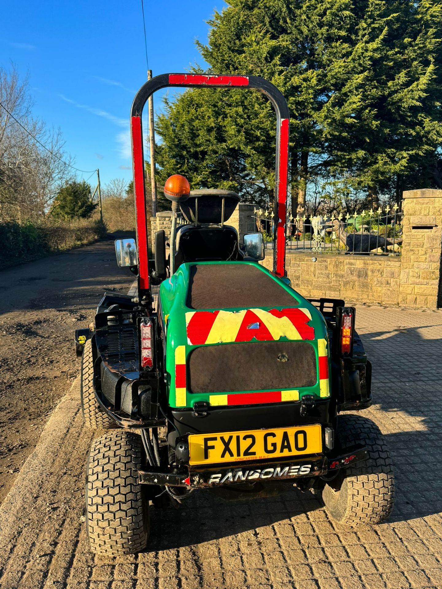 RANSOMES HR300 RIDE ON LAWN MOWER FLAIL MOWER *PLUS VAT* - Image 15 of 20