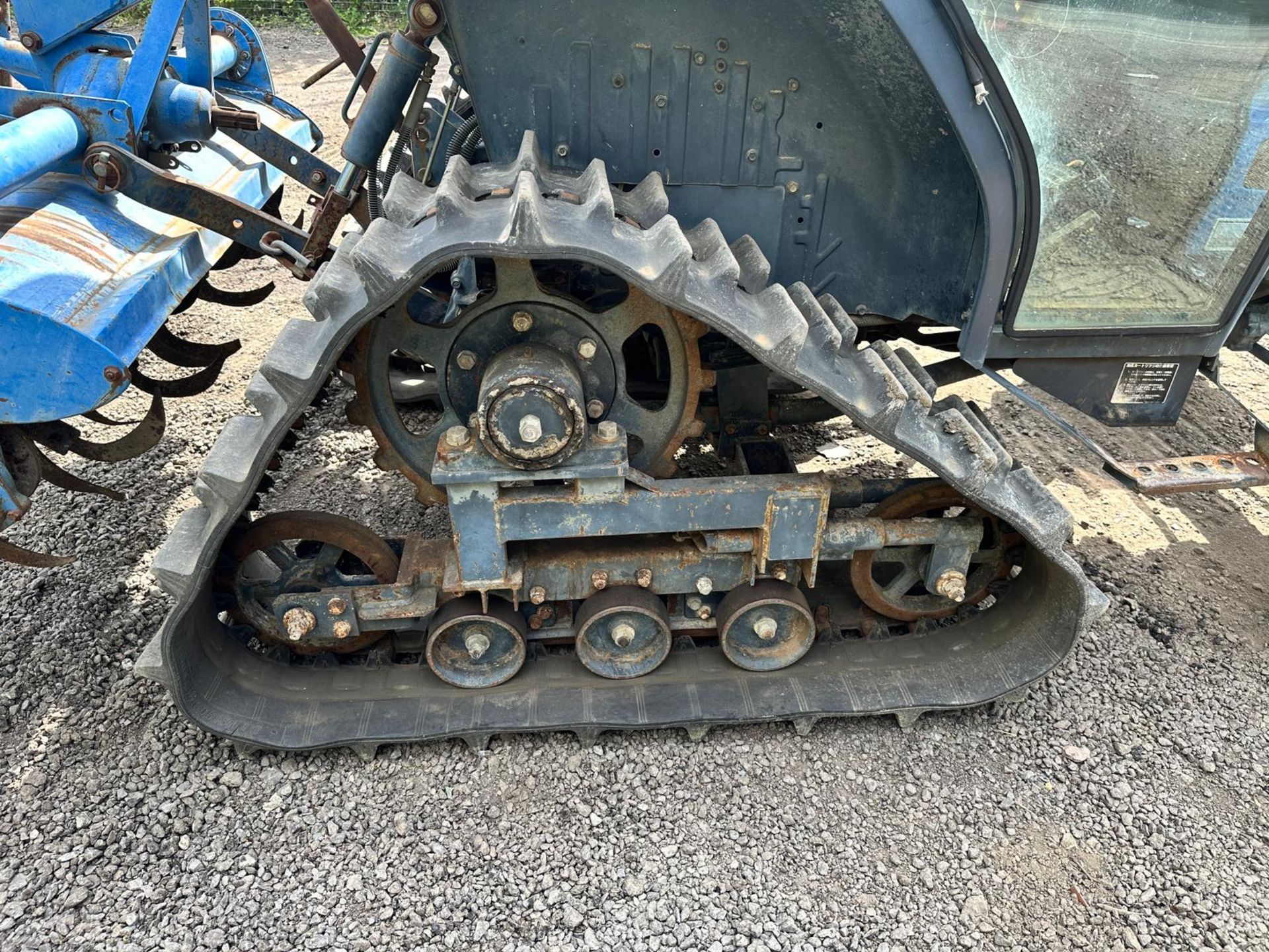 ISEKI GEAS 33S SEMI TRACKED CRAWLER TRACTOR WITH ROTAVATOR *PLUS VAT* - Image 10 of 22