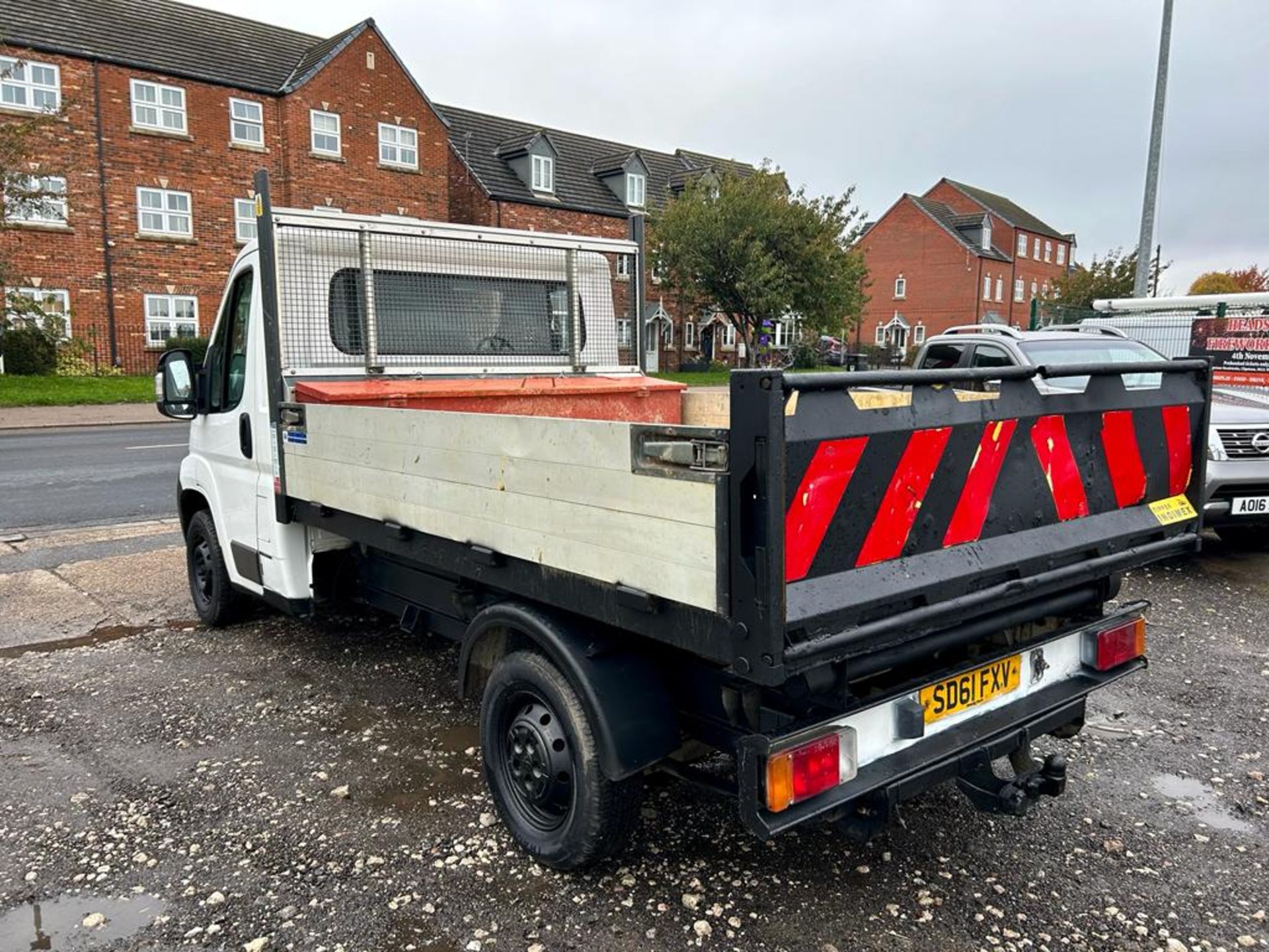 2011 PEUGEOT BOXER 335 L2 HDI WHITE CHASSIS CAB TIPPER BODY *NO VAT* - Image 6 of 16