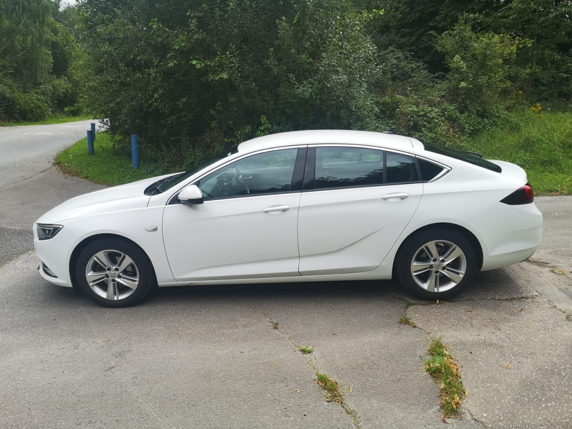 2018 VAUXHALL INSIGNIA TECH LINE NAV TURBO D WHITE HATCHBACK *NO VAT* - Image 3 of 14