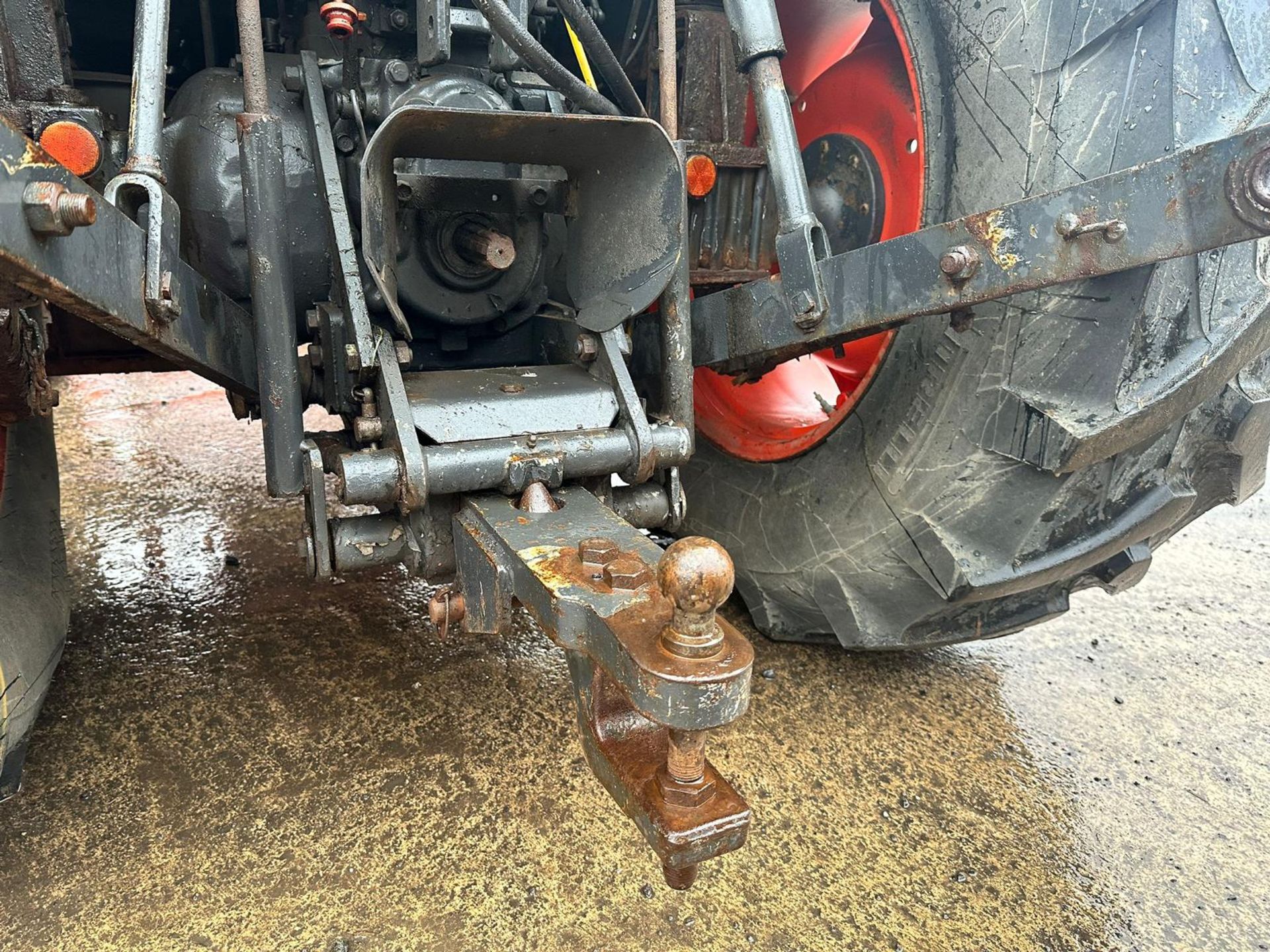 56 Reg. Kubota ME5700 4WD Tractor With Front Loader And Bucket *PLUS VAT* - Image 22 of 29