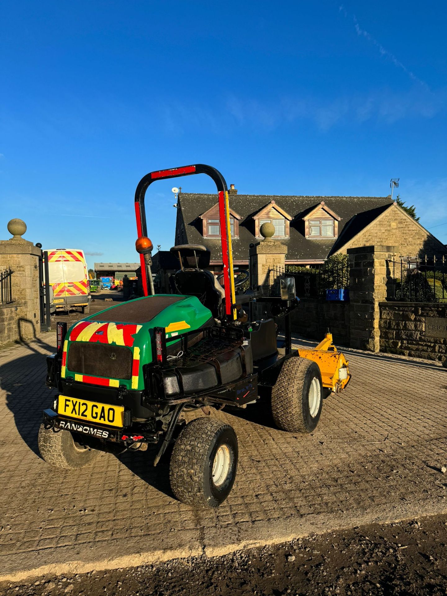 RANSOMES HR300 RIDE ON LAWN MOWER FLAIL MOWER *PLUS VAT* - Image 16 of 20