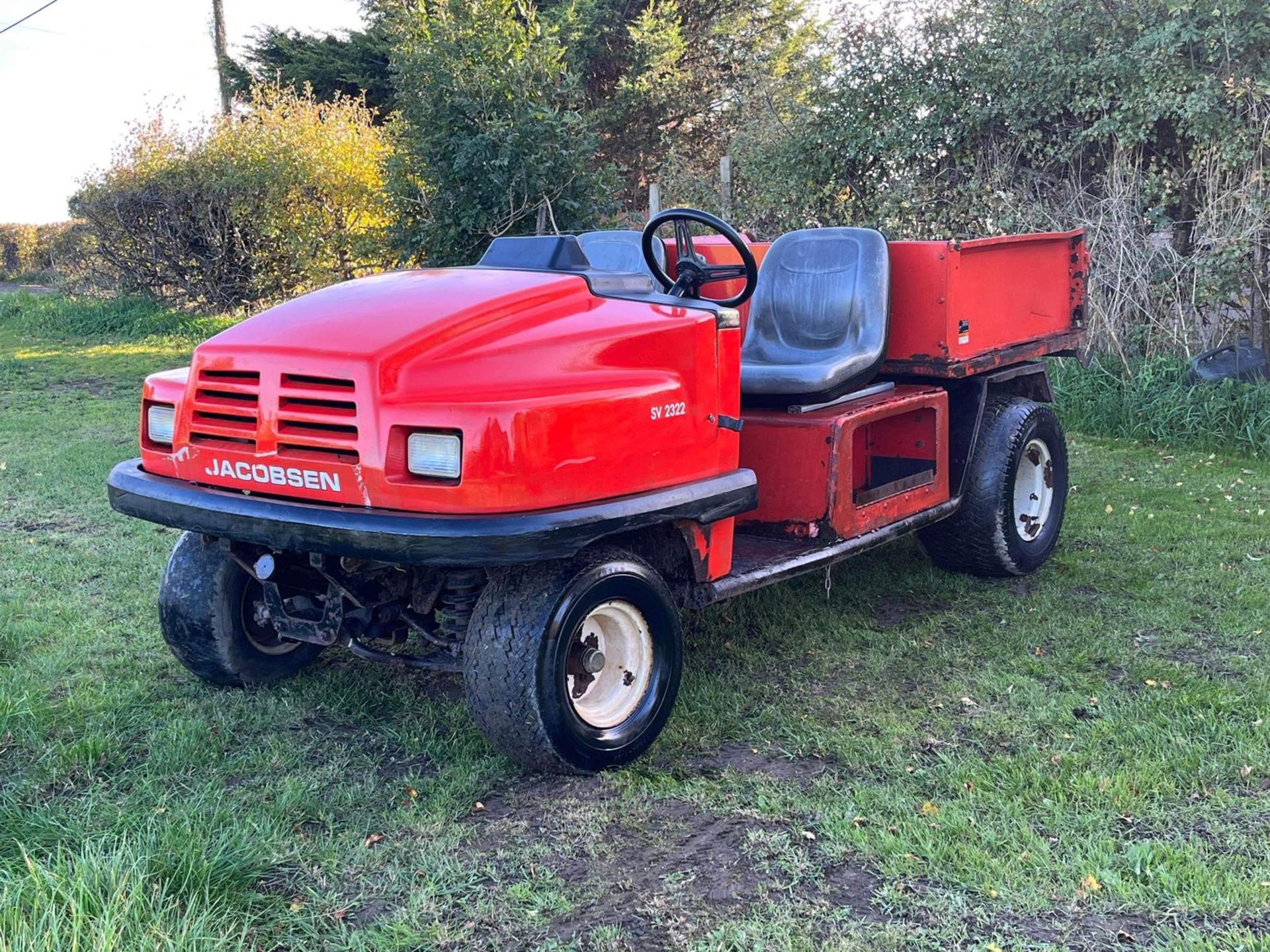 JACOBSEN SV2322 UTILITY VEHICLE - RUNS DRIVES AND TIPS *PLUS VAT*