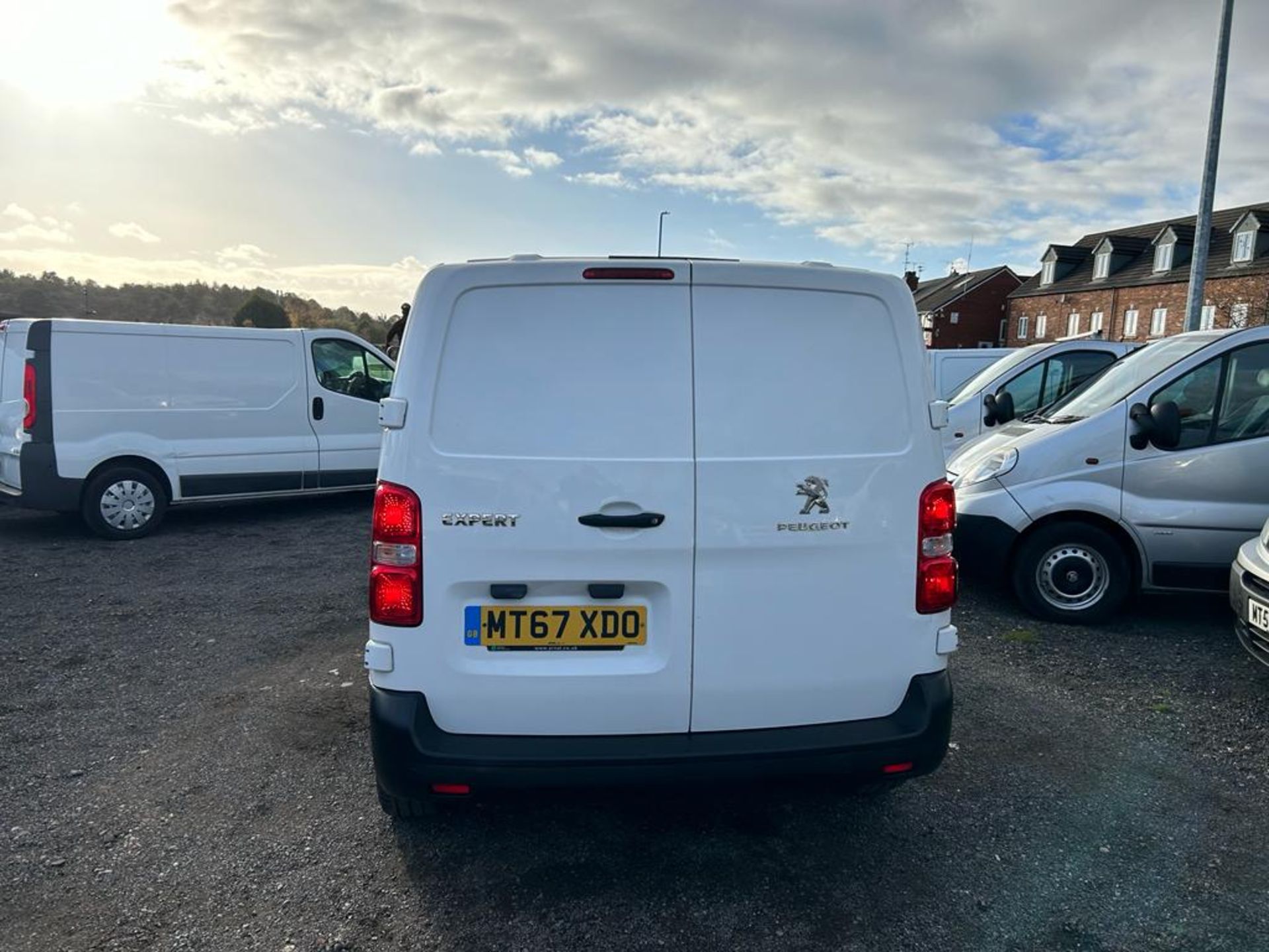 2018 PEUGEOT EXPERT PRO STANDARD BLUE HDI WHITE PANEL VAN *NO VAT* - Image 6 of 18