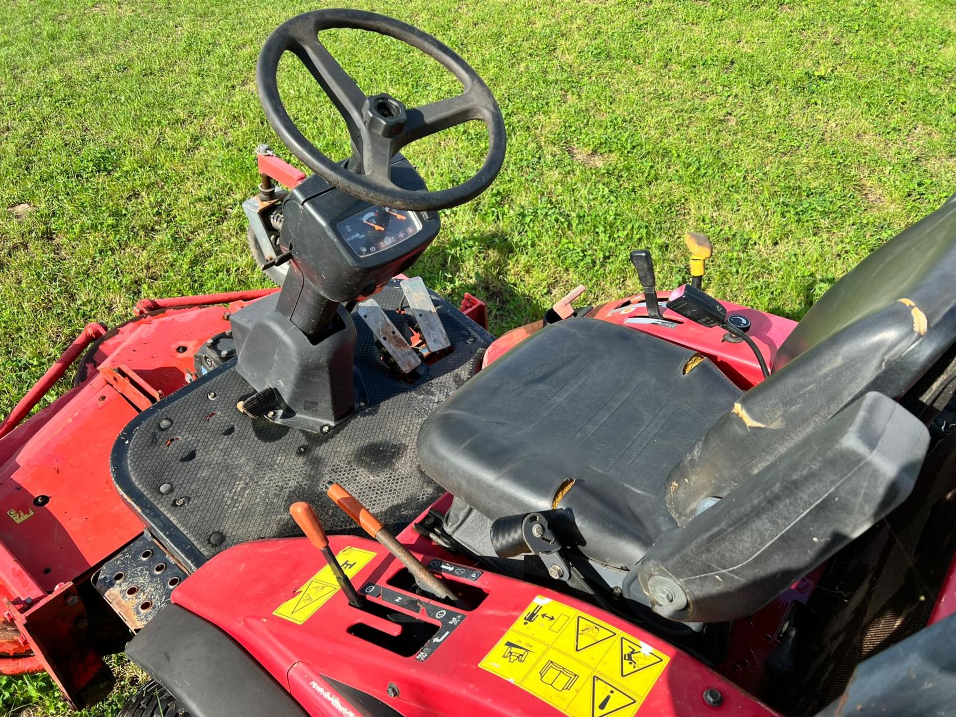Shibaura CM364 4WD Outfront Ride On Mower *PLUS VAT* - Image 12 of 17