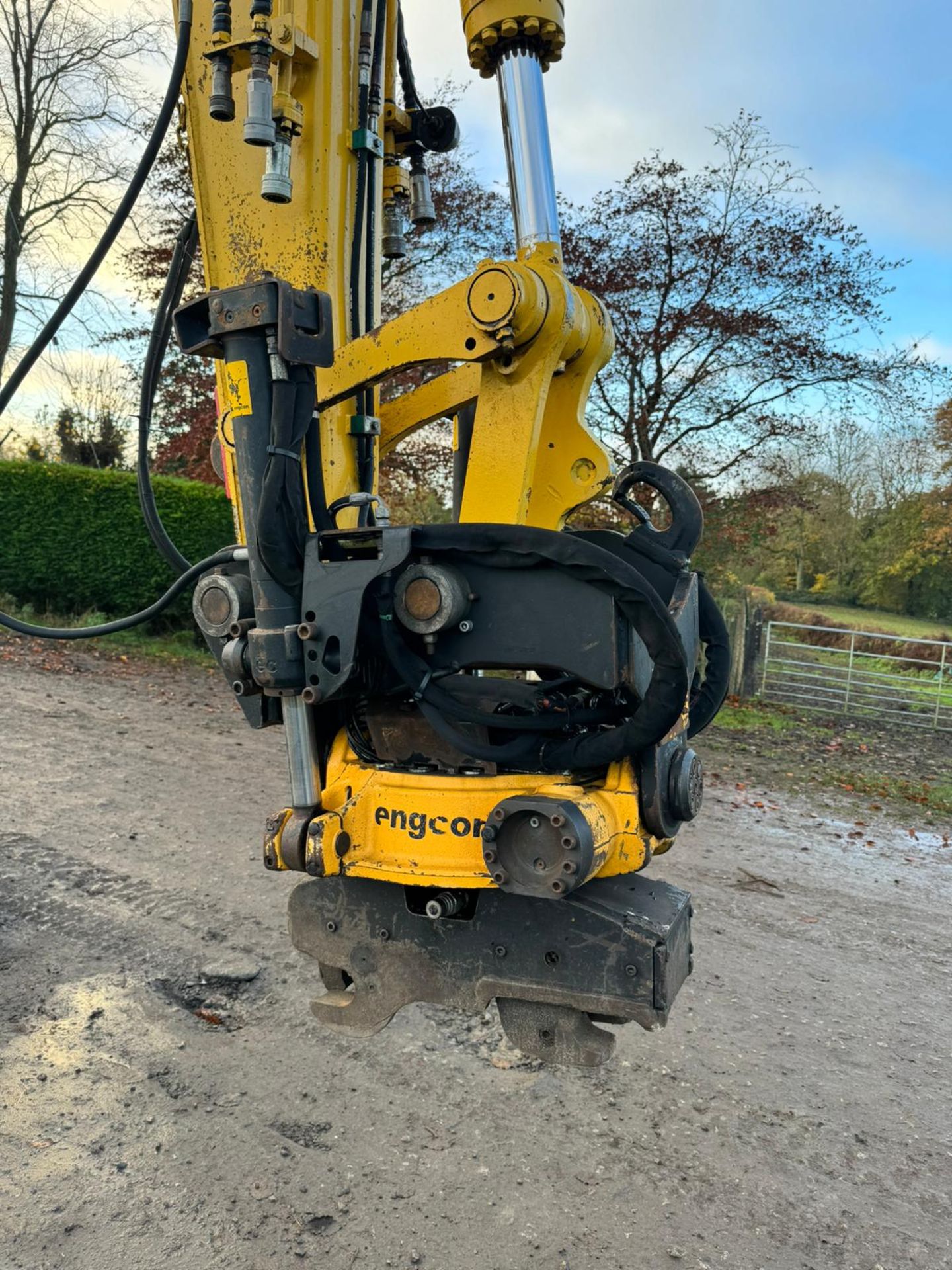 2003 KOMATSU PW150ES-6K 4WD WHEELED EXCAVATOR C/W HITCH & RAILWAY GEAR *PLUS VAT* - Image 16 of 22