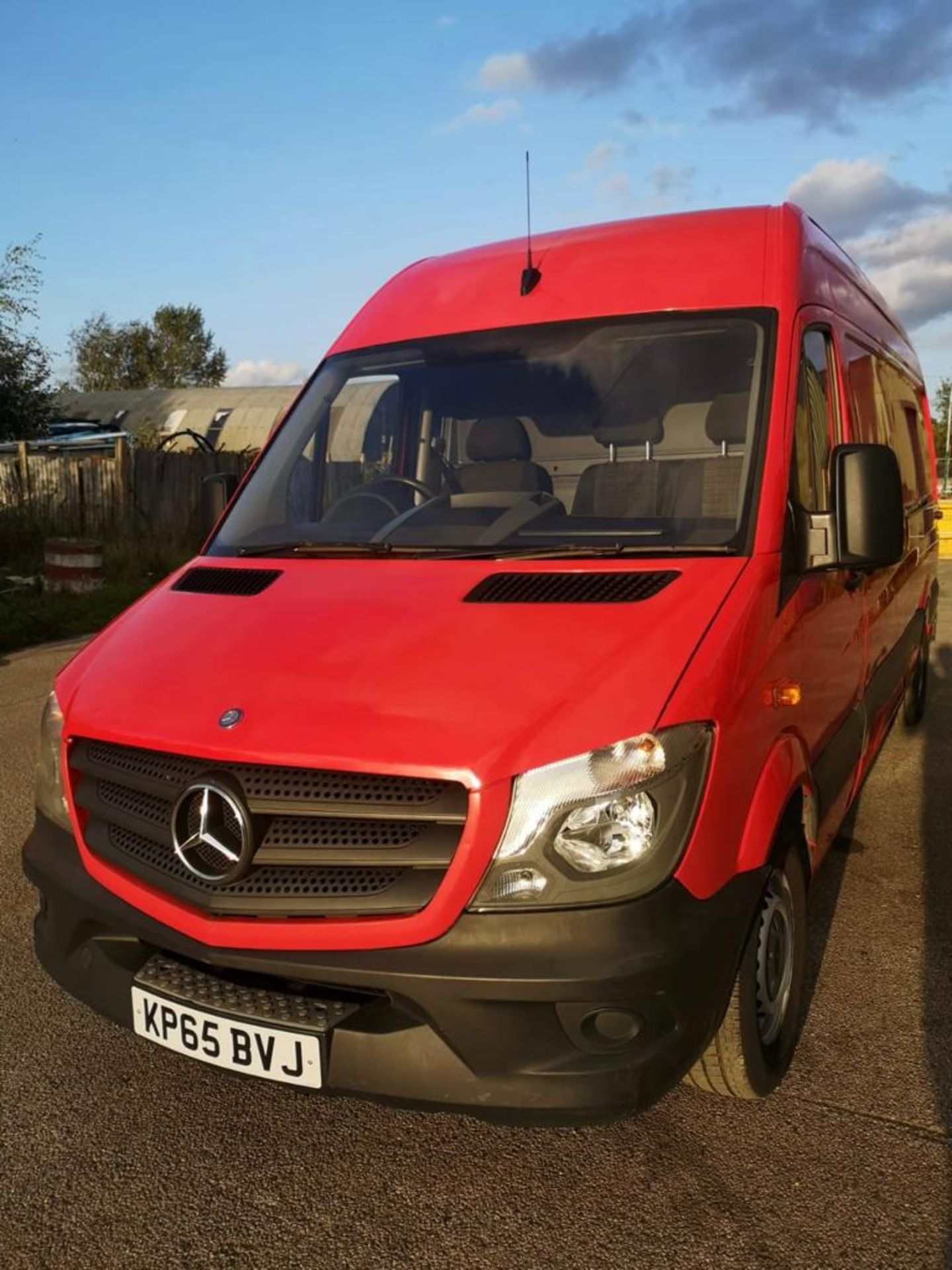 2015 MERCEDES-BENZ SPRINTER 310 CDI RED PANEL VAN *NO VAT* - Image 2 of 13