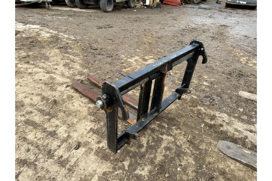 Pallet Forks With Frame *PLUS VAT* - Image 2 of 9