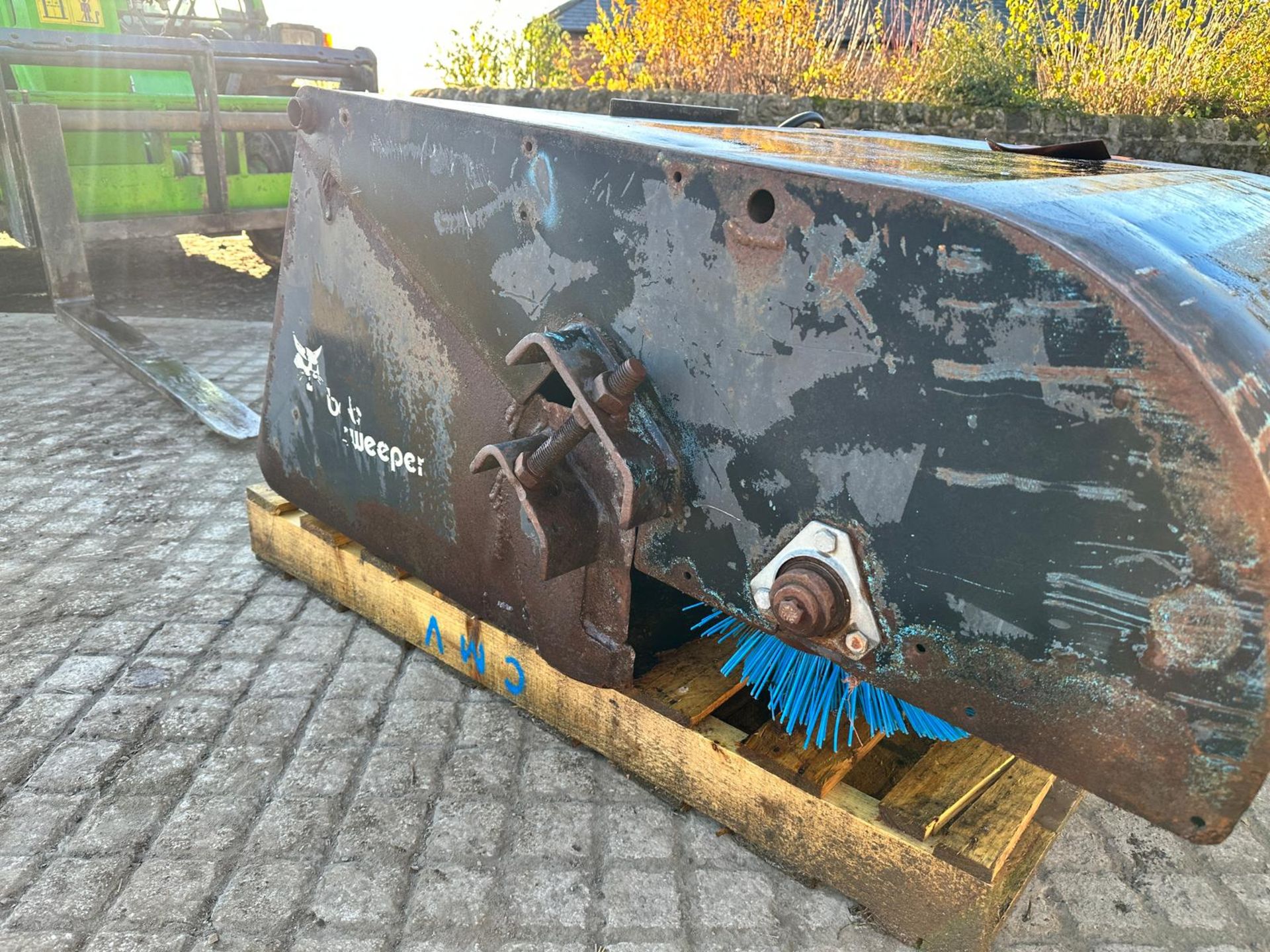 BOBCAT 54Ó SWEEPER BUCKET *PLUS VAT* - Bild 6 aus 9