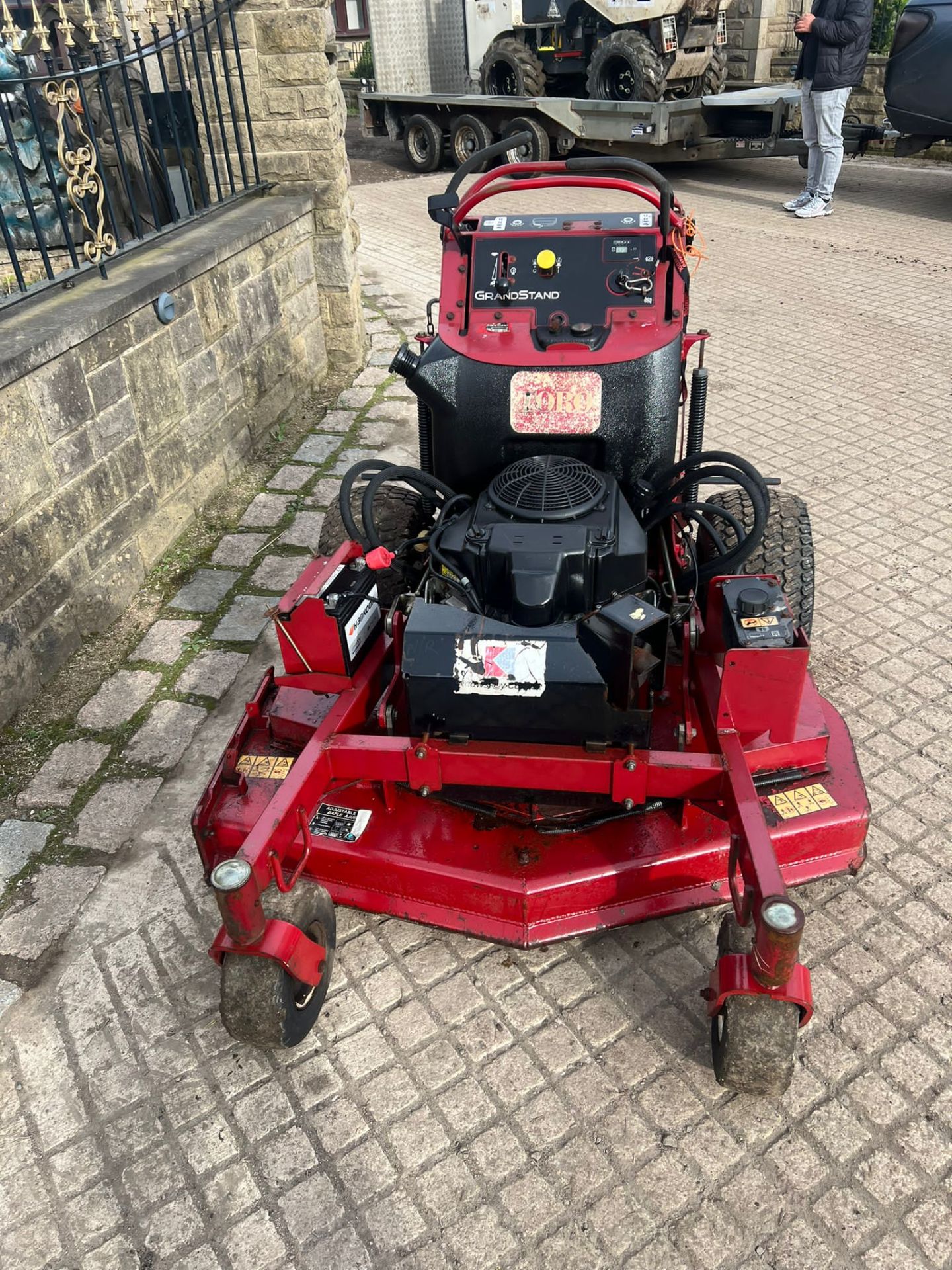 2013 TORO GRANDSTAND 48 STAND ON MOWER *PLUS VAT* - Image 3 of 10