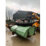 DMX SWEEPER SOLUTION SWEEPER BUCKET, ALL WORKS, HYDRAULIC DRIVEN, SUITABLE FOR PALLET FORKS