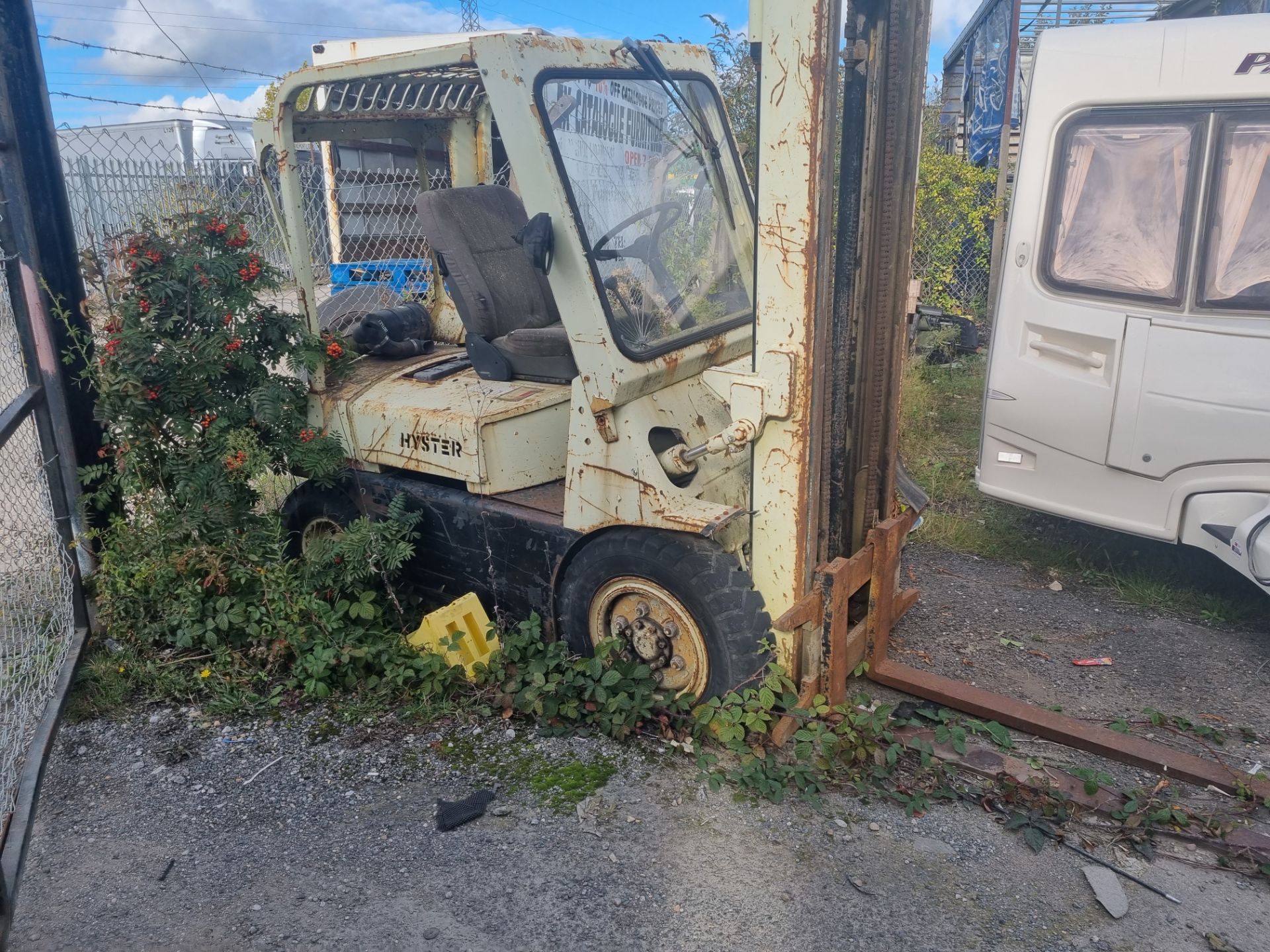 1983 Hyster H40J Forklift - Engine: Perkins 4.203.2 *NO VAT* - Image 2 of 11