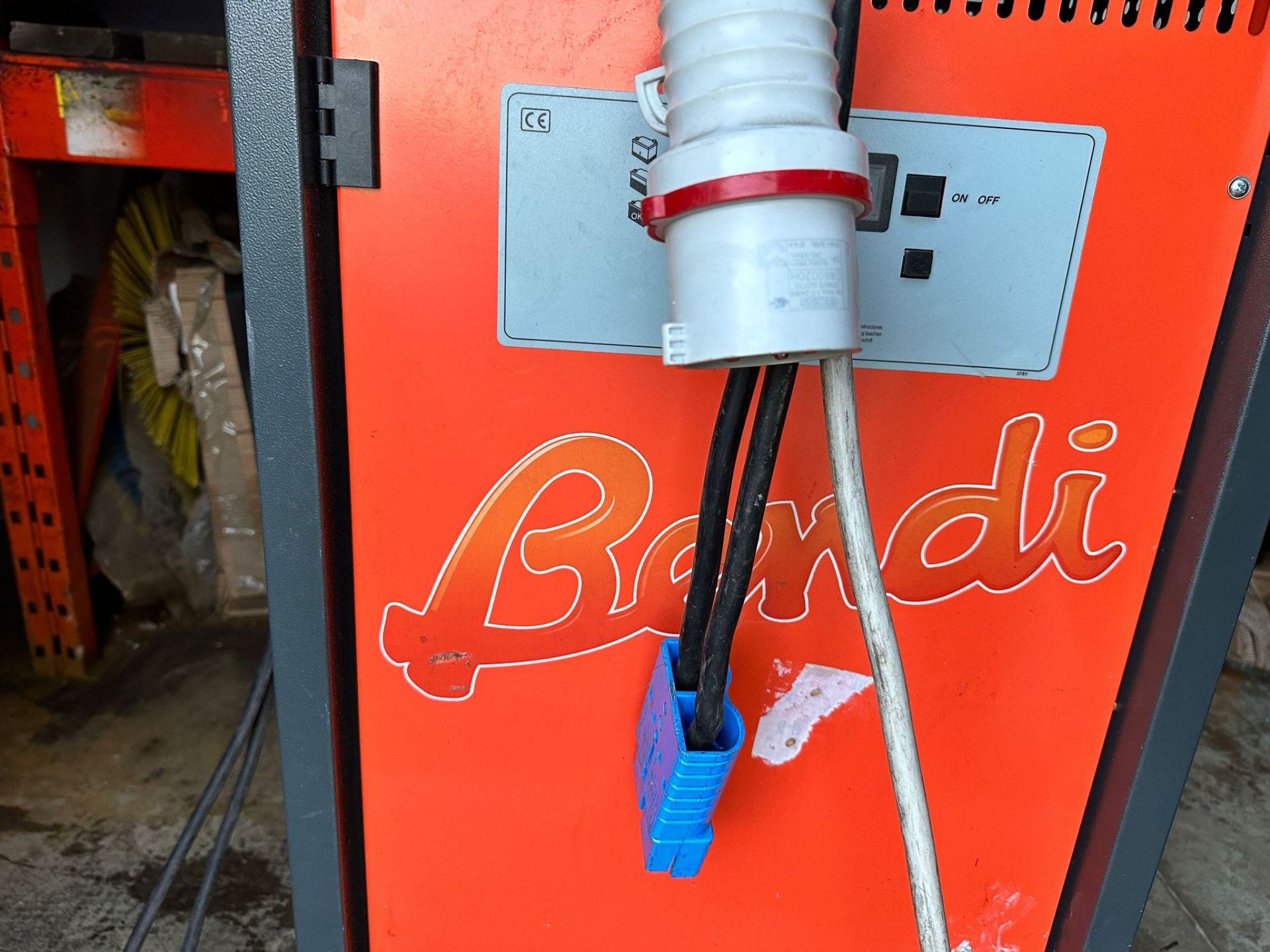 BENDI FORKLIFT INDUSTRIAL BATTERY CHARGER *PLUS VAT* - Image 6 of 7