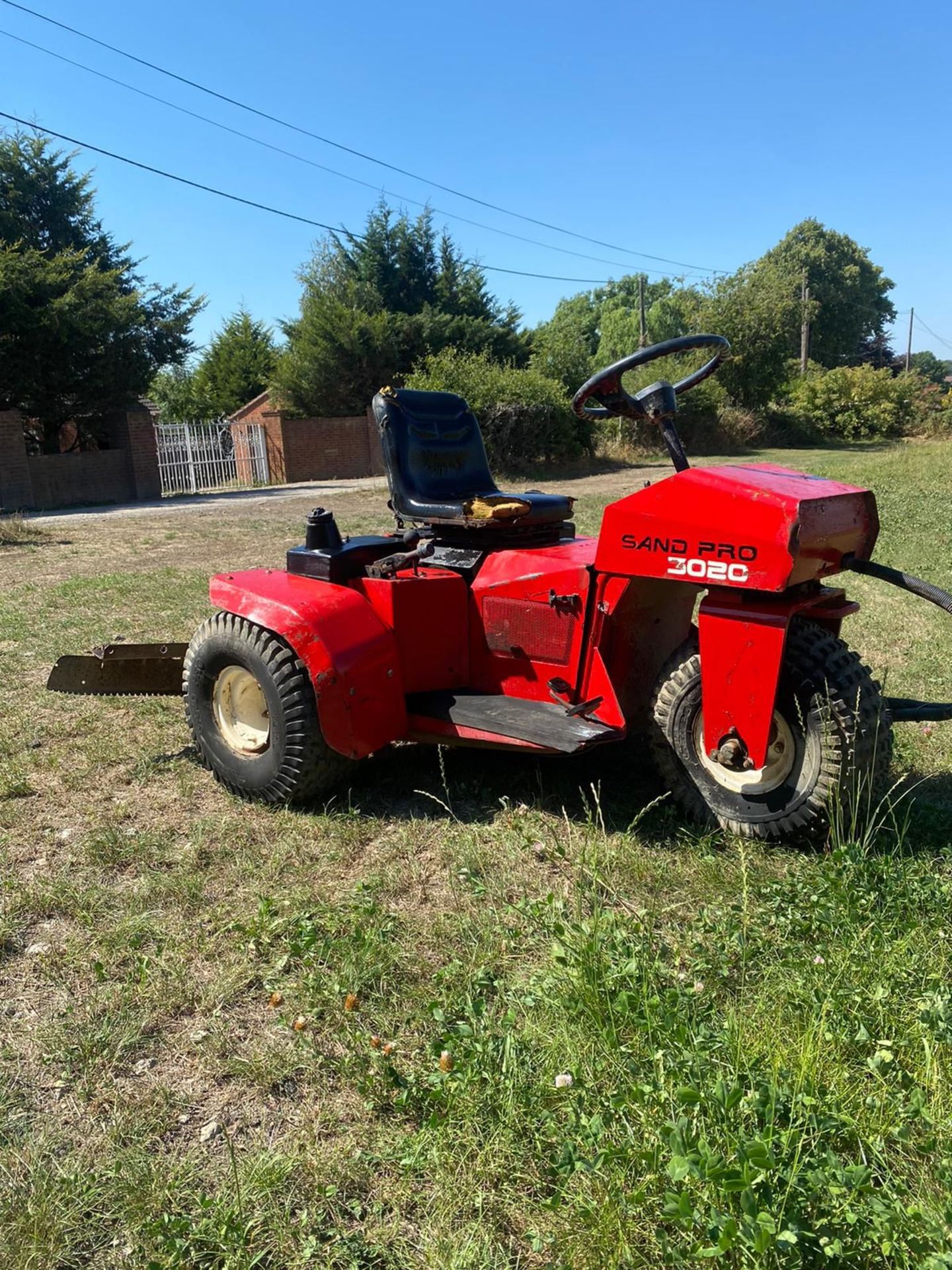 TORO SAND PRO BUNKER RAKE *PLUS VAT* - Image 4 of 8