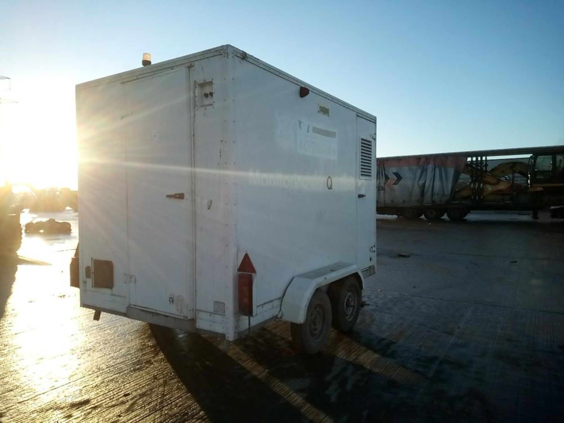 BANBURY TRAILERS 2 TON TWIN AXLE BOX TRAILER, SIDE AND REAR DOOR *PLUS VAT* - Image 5 of 7