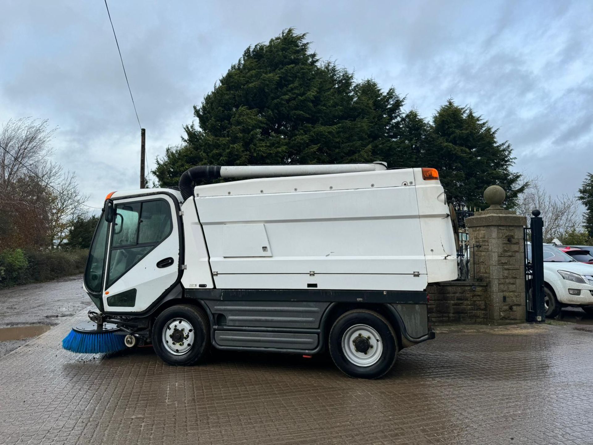 2015 JOHNSTON CX400 MID RANGE ROAD SWEEPER HIGH TIP *PLUS VAT*