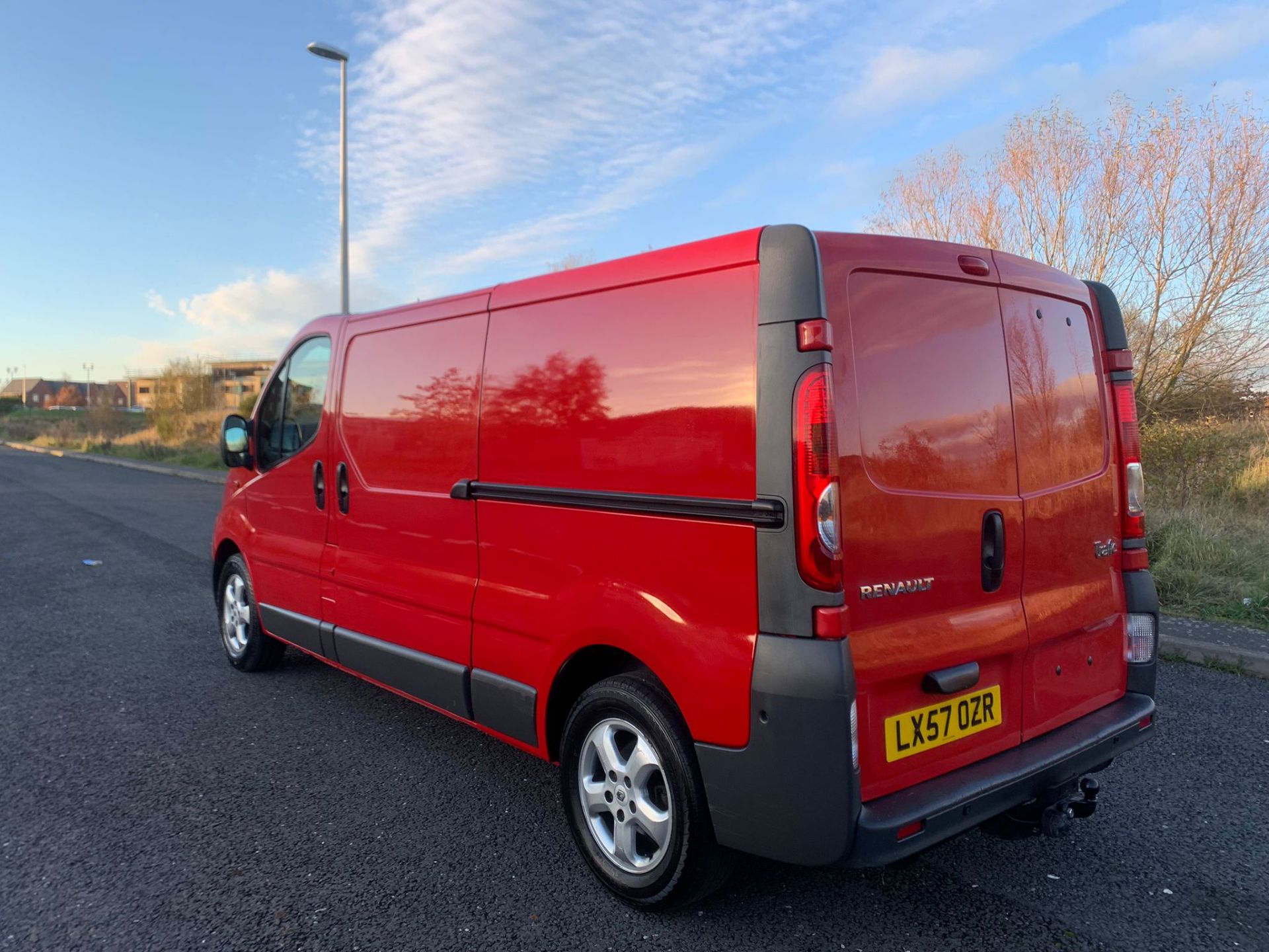 2007 RENAULT TRAFIC LL29 DCI 150 S-A RED PANEL VAN *NO VAT* - Image 7 of 22