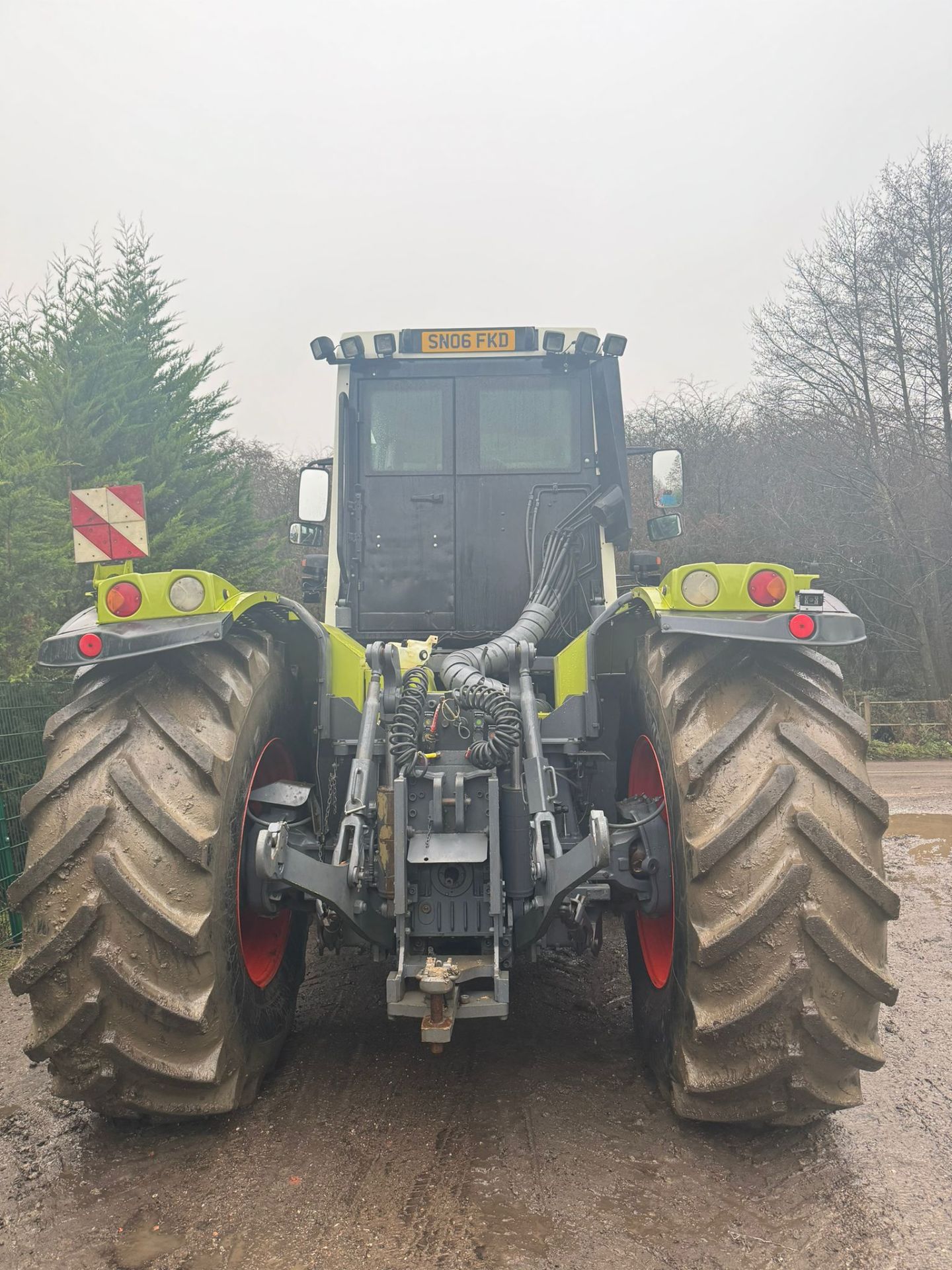 CLASS XERION 3300TRAC TRACTOR BEAST OF A TRACTOR *PLUS VAT* - Image 4 of 19