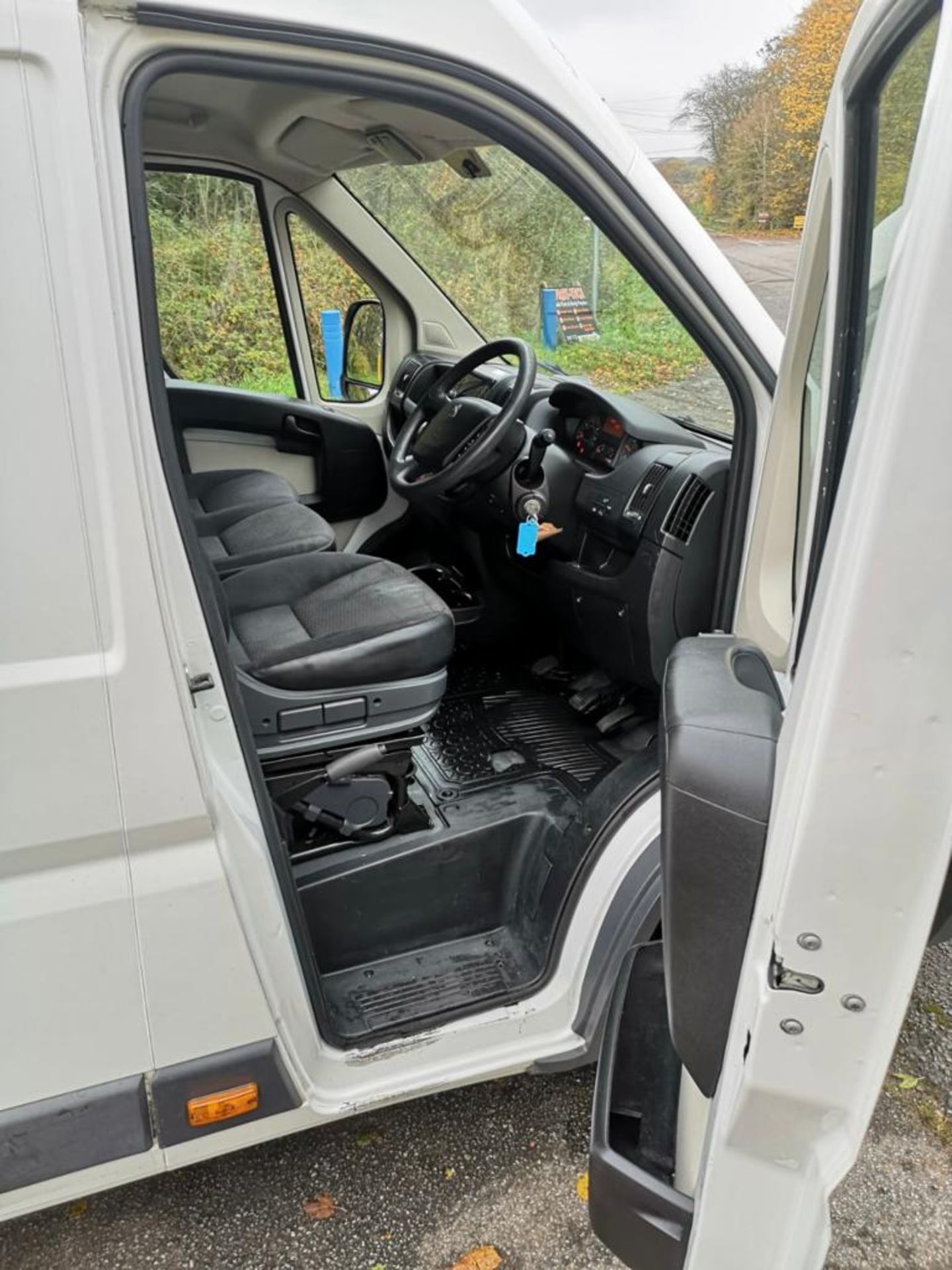 2016 PEUGEOT BOXER 435 L4H2 BLUE HDI WHITE PANEL VAN *NO VAT* - Image 8 of 12