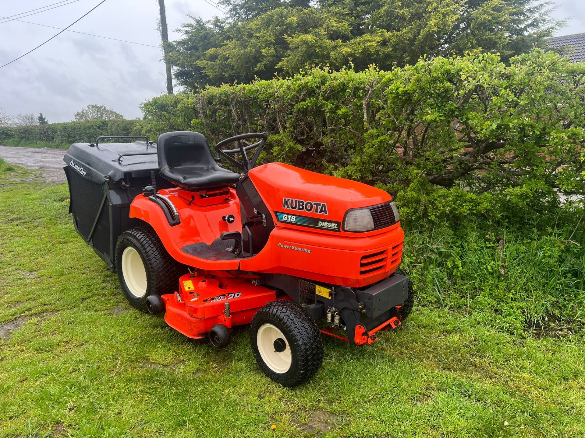 Kubota g18 ride on lawn mower (mint condition) *PLUS VAT* - Image 2 of 26
