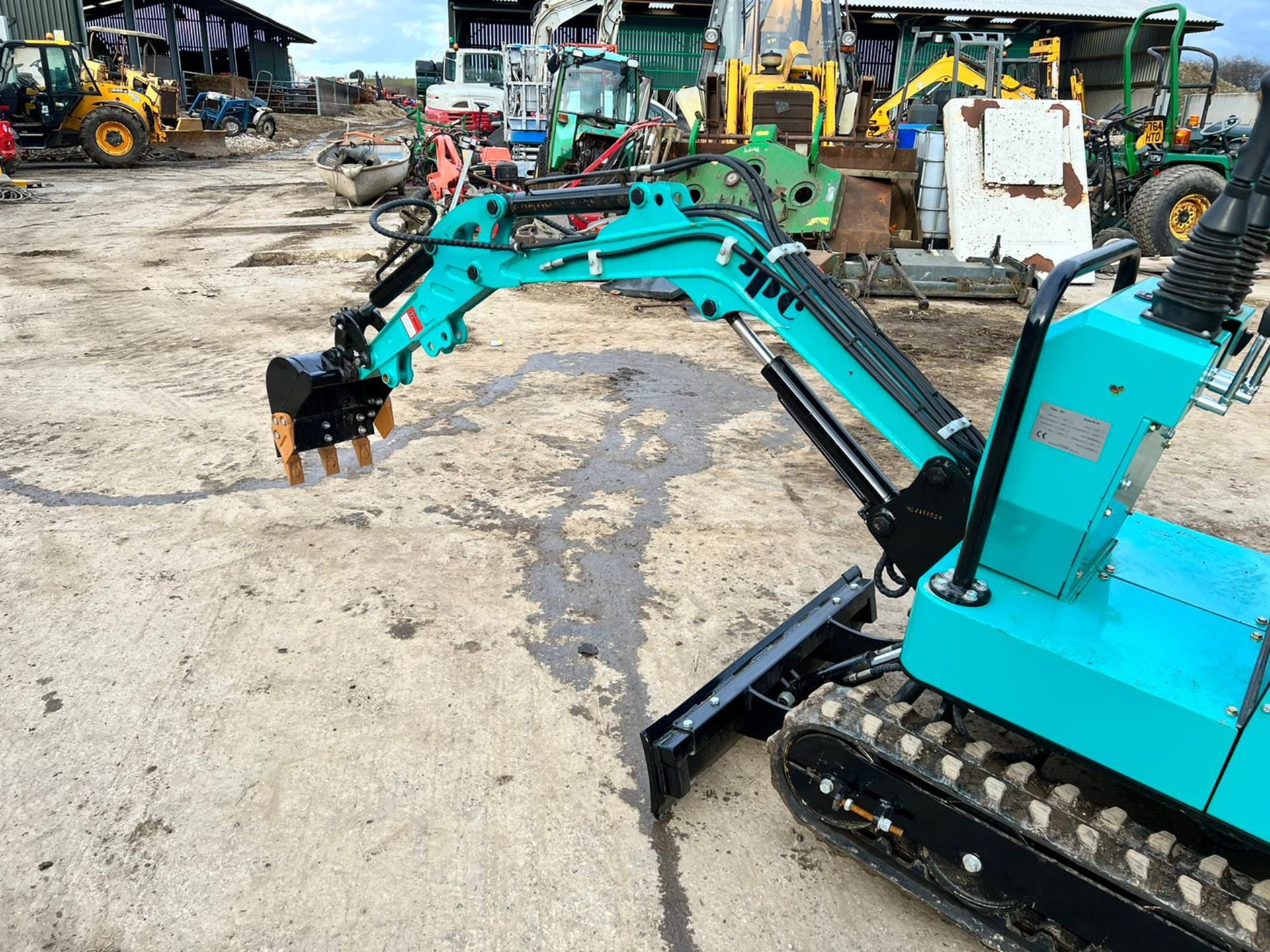 Unused JPC PC10 1 Ton Mini Digger, Runs Drives And Digs, Rubber Tracks *PLUS VAT* - Image 9 of 10