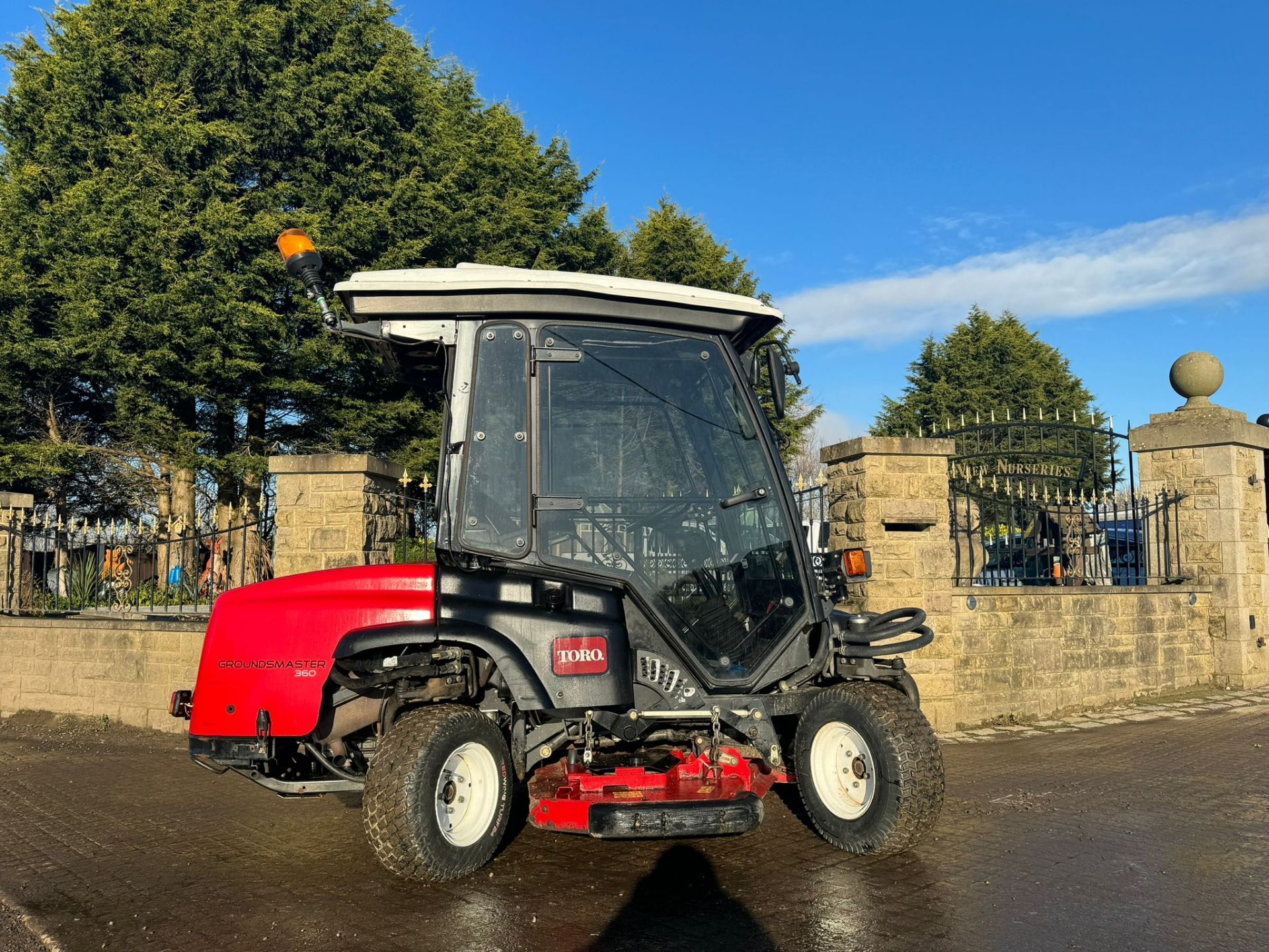 2016 Toro Groundmaster 360 Quad Steer Rotary Ride on Lawn Mower Bank Mower *PLUS VAT* - Image 3 of 17